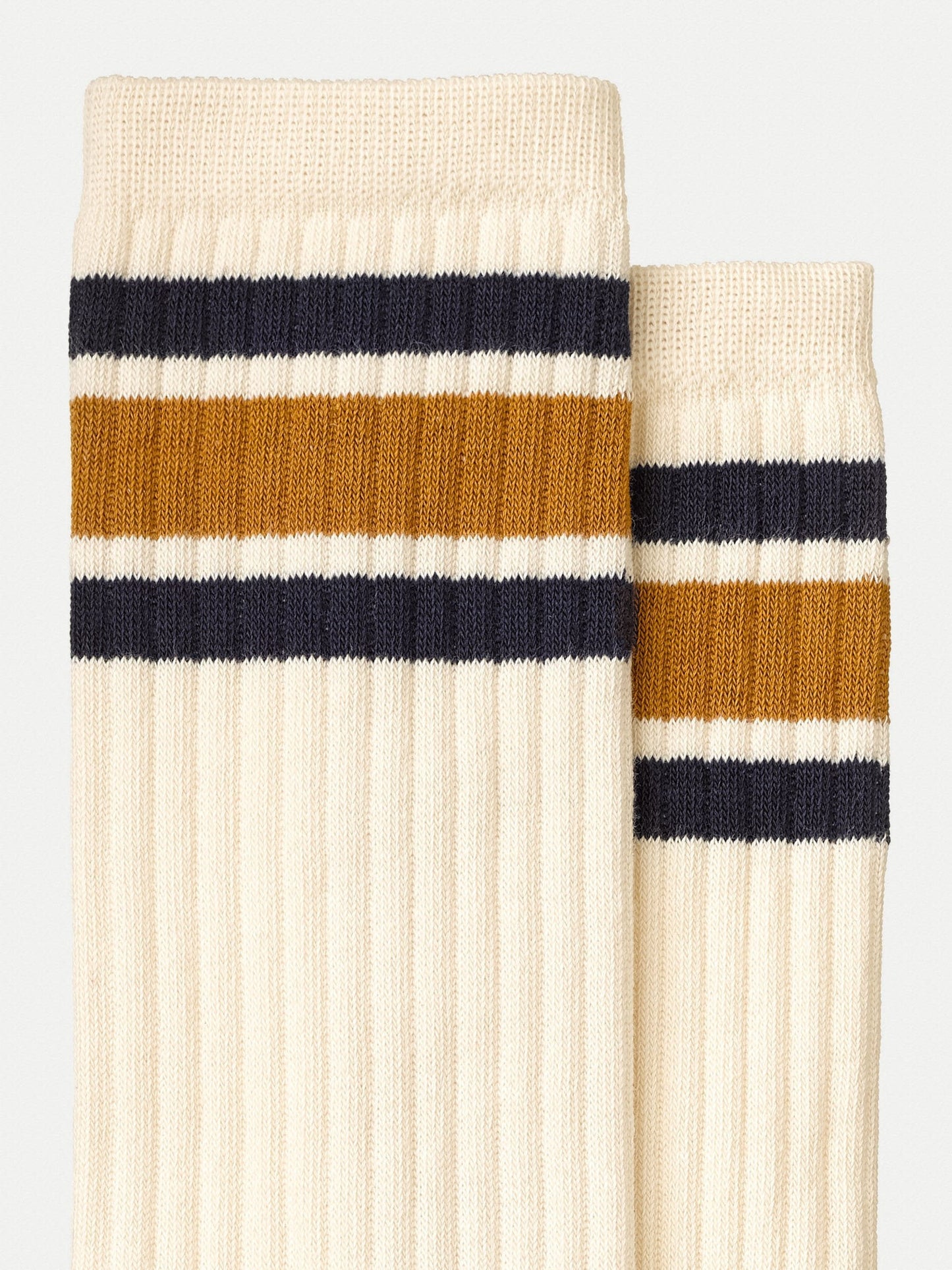 Chaussettes hautes beiges et marines en coton bio - amundsson sport socks cream