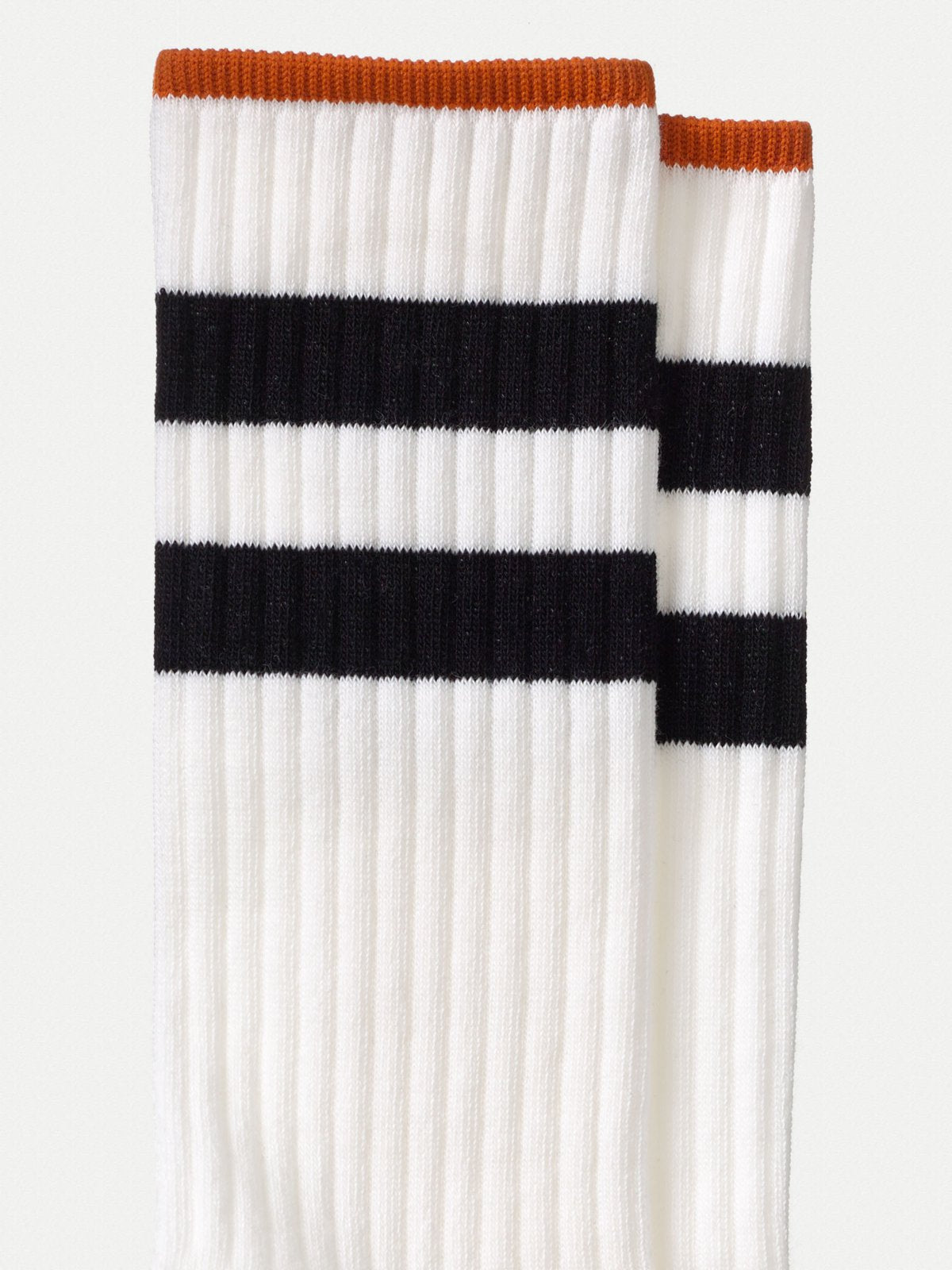 Chaussettes hautes blanc et noir en coton bio - amundsson sport