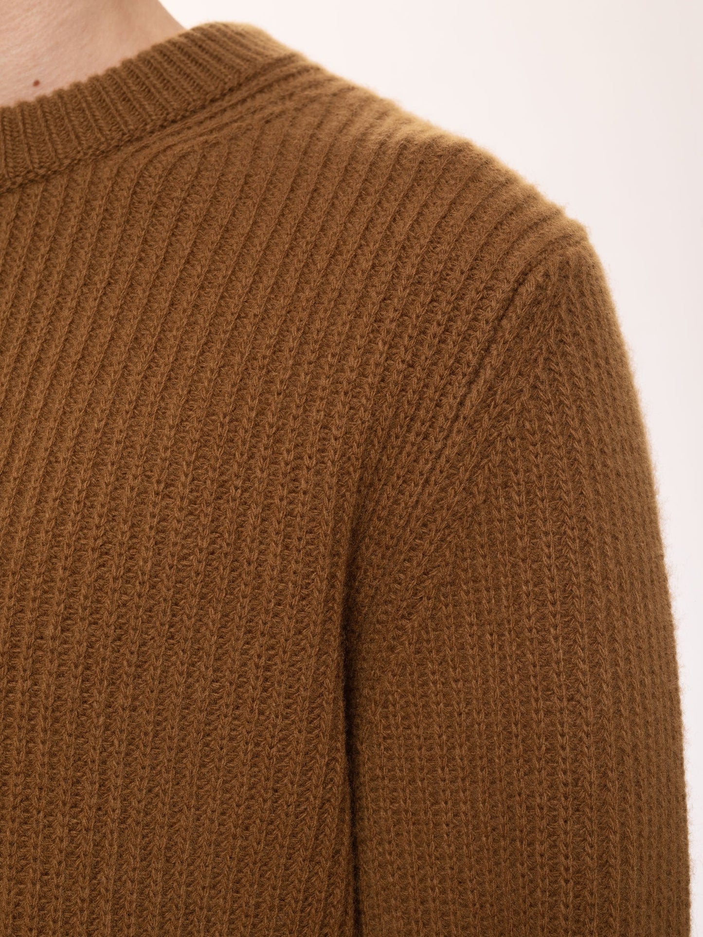 Pull maille camel en laine bio -  august rib wool oak