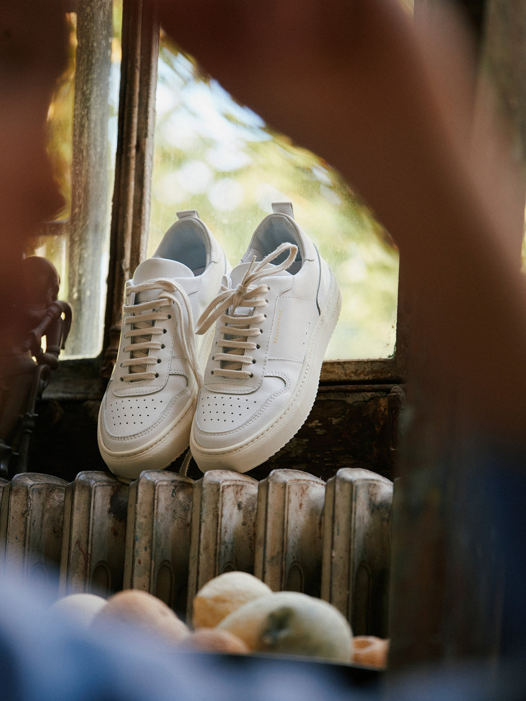 Baskets en cuir certifié | blanches "b0 monochrome white"