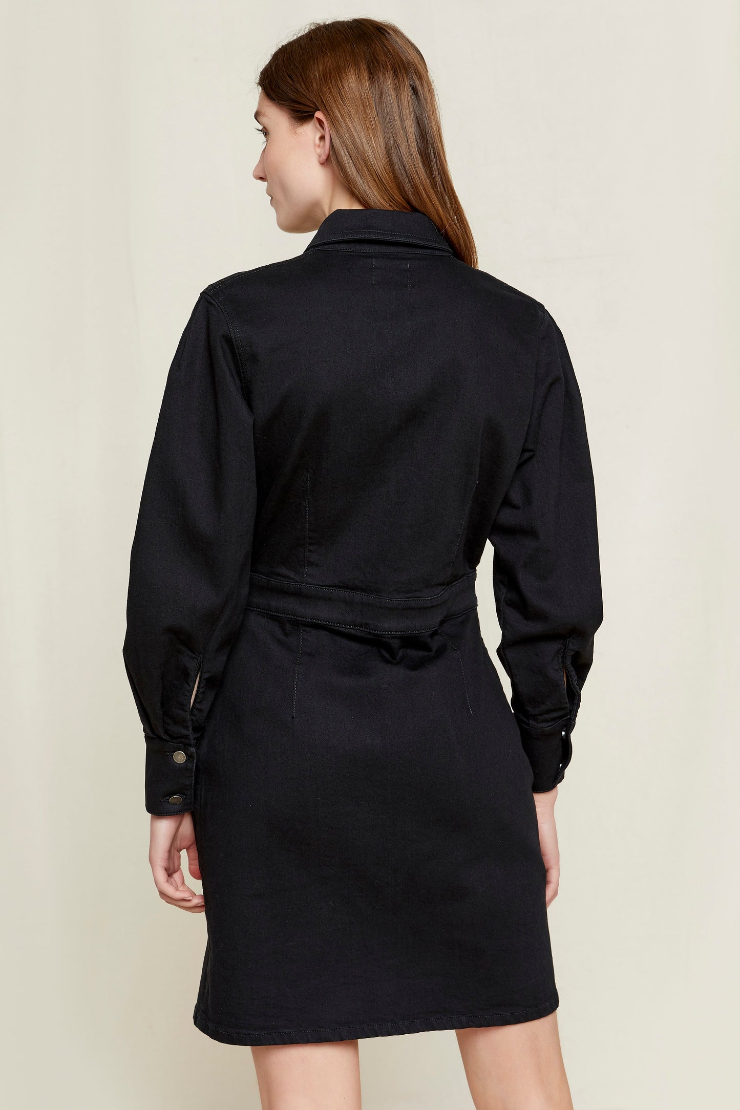 Robe chemise noire jean en coton bio - pari