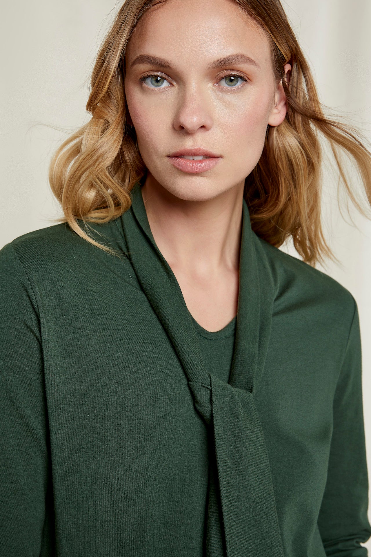 Top noué vert en coton bio - libni