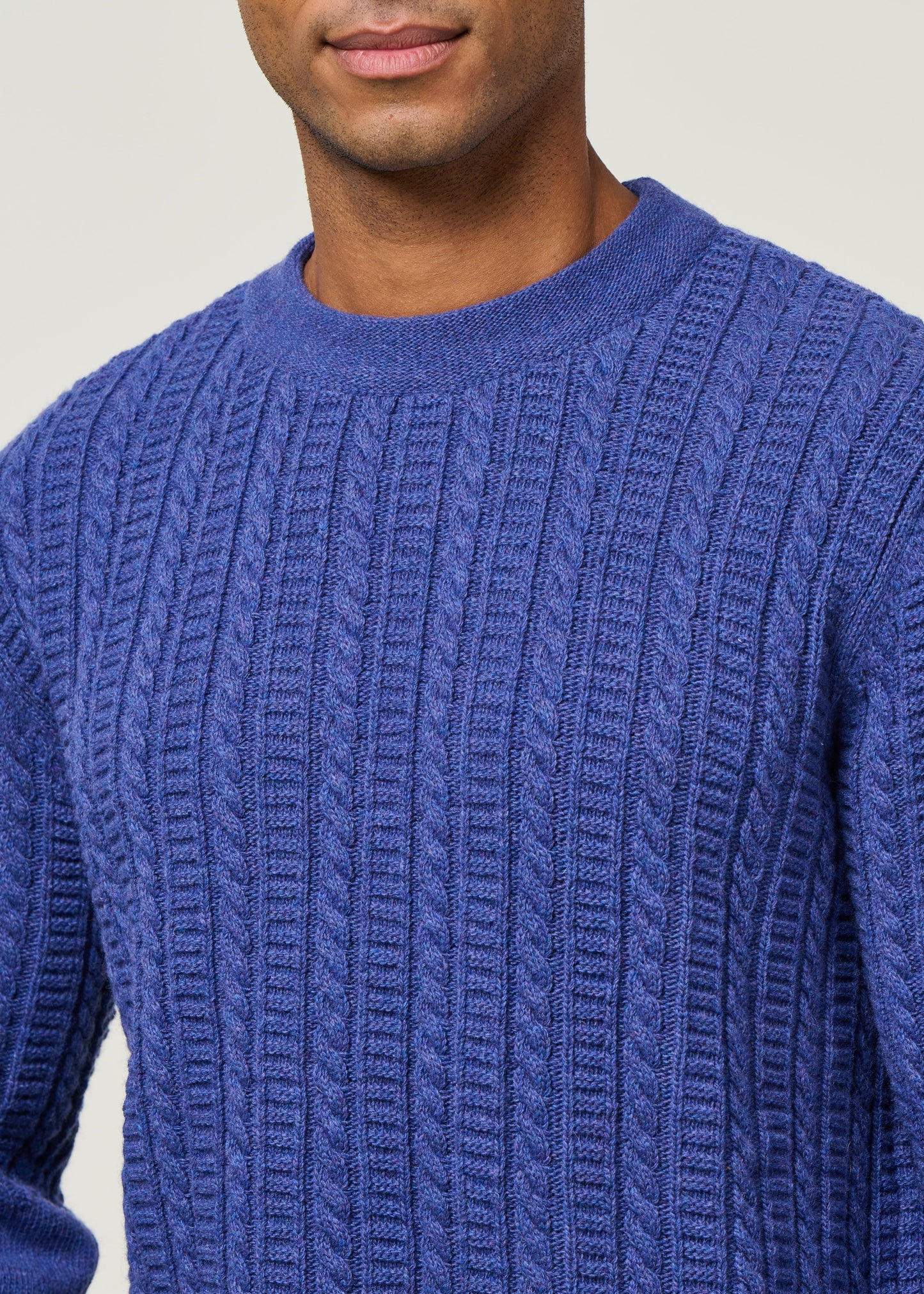 Pull torsadé en laine recyclée | bleu "joannis - abyss"