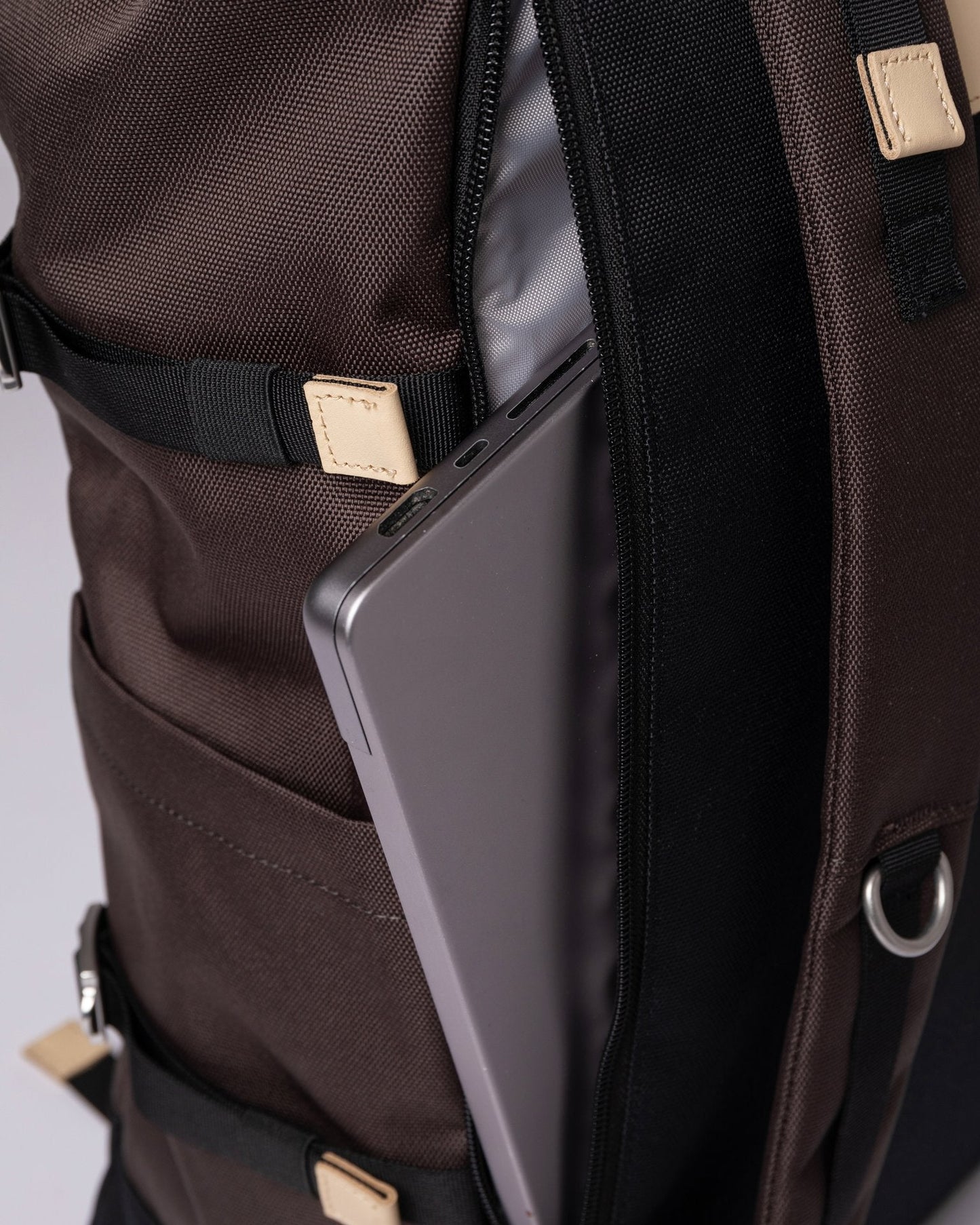 Sac à dos en matière recyclée | marron "bernt brown"