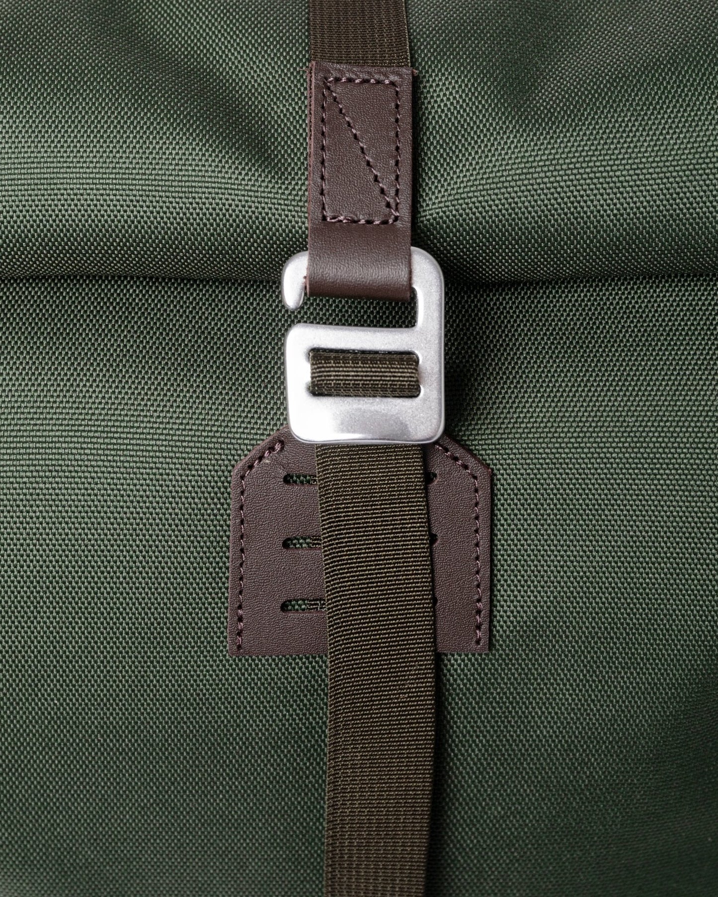 Sac à dos en matière recyclée | vert "bernt dawn green"