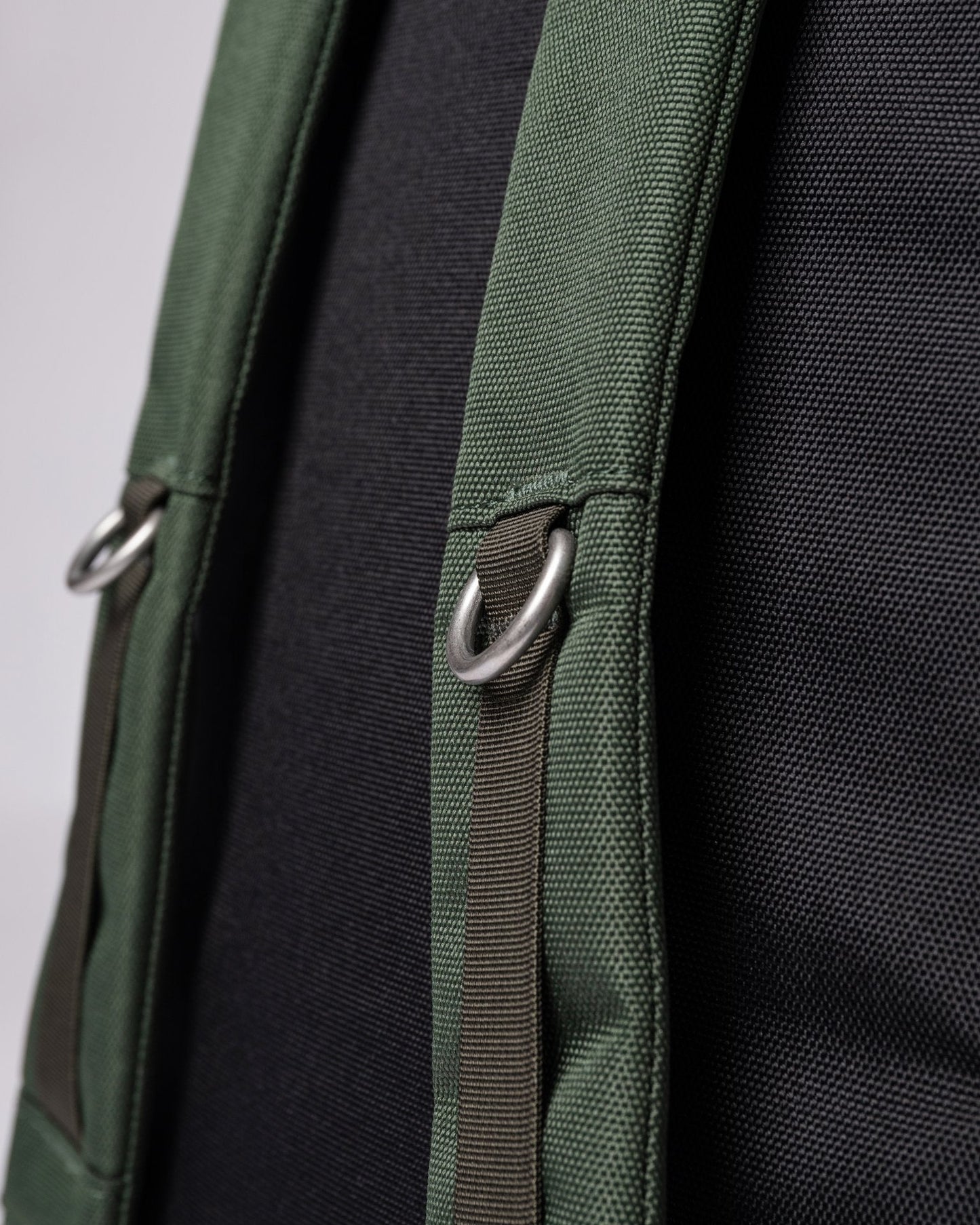 Sac à dos en matière recyclée | vert "bernt dawn green"