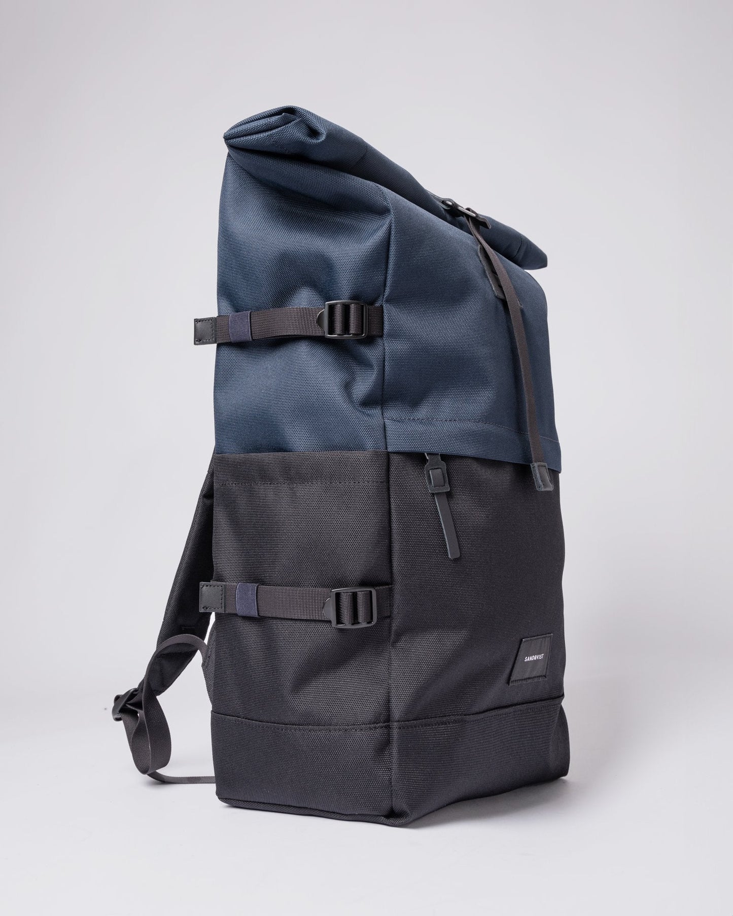 Sac à dos en matière recyclée | marine "bernt multi black/navy"
