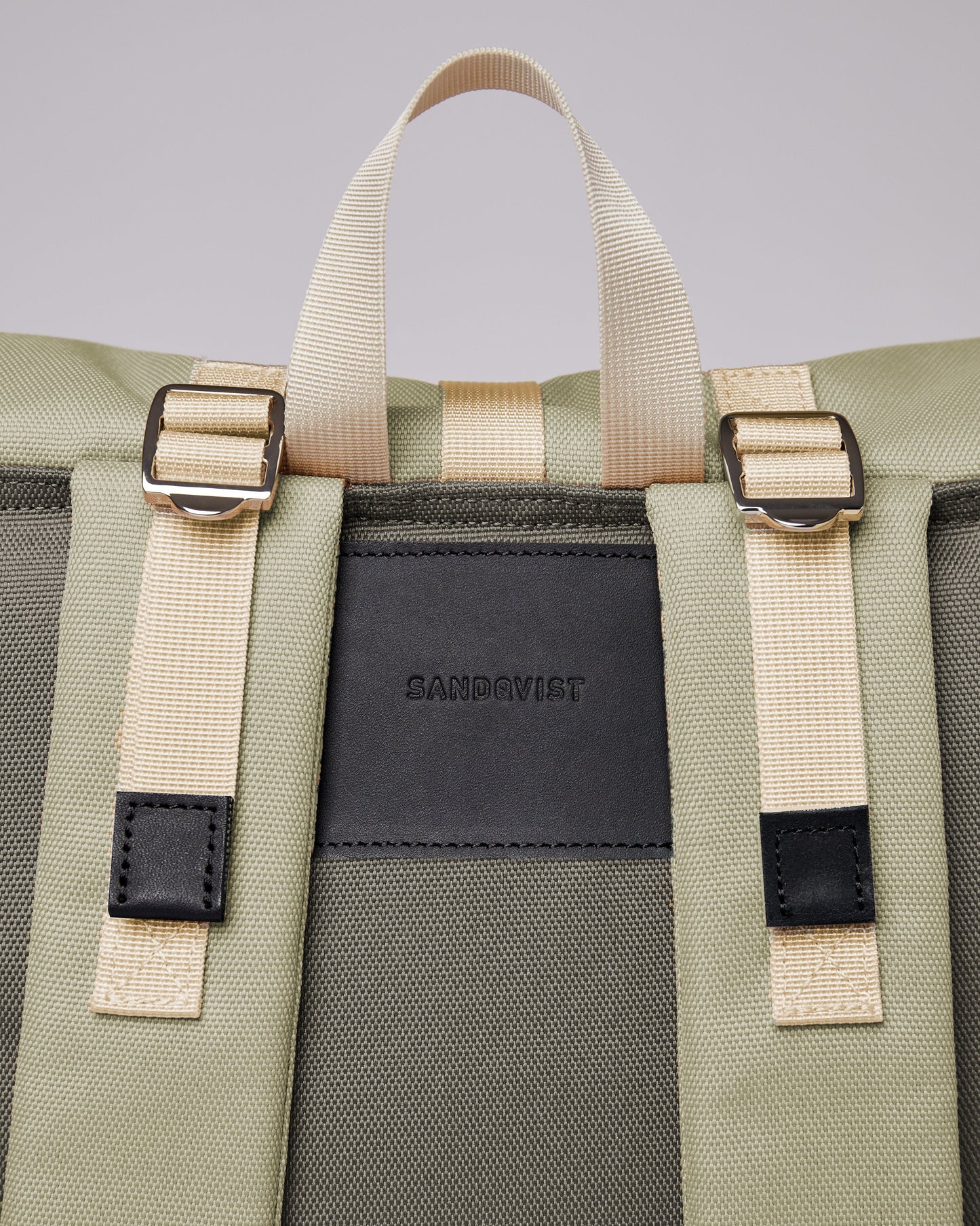 Sac à dos rolltop en matière recyclée | Gris et vert "bernt multi dew green/night grey"