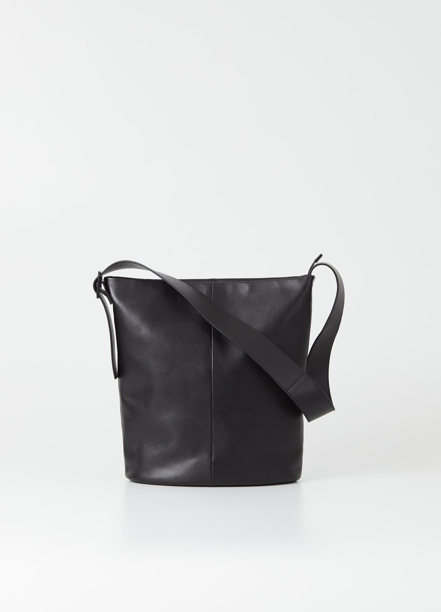 Sac bandoulière en cuir certifié | noir "stockholm"