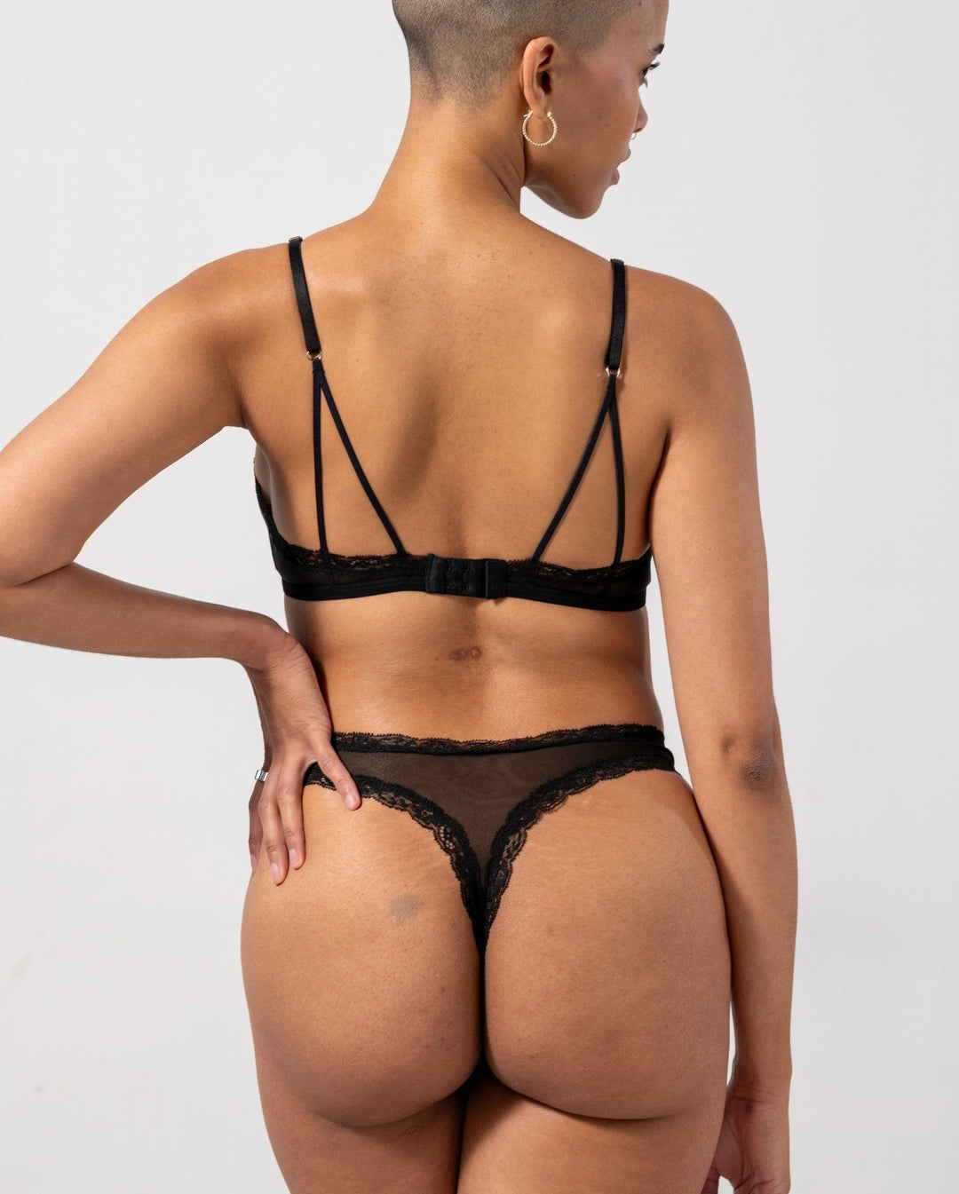 String en matière recyclée | noir "mesh lace trim thong - black"