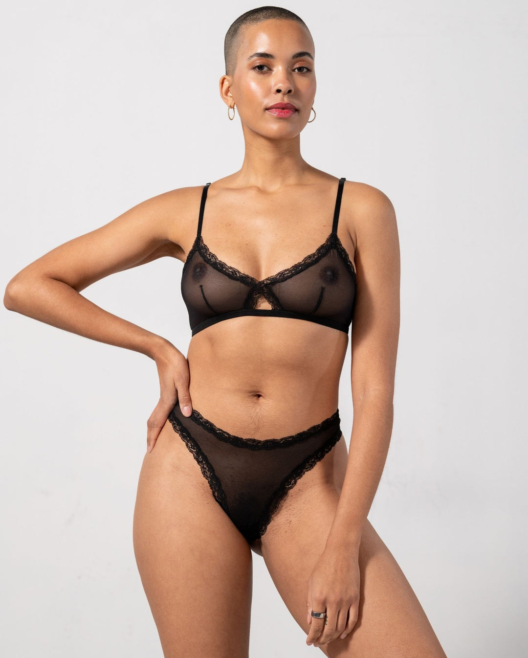 String en matière recyclée | noir "mesh lace trim thong - black"