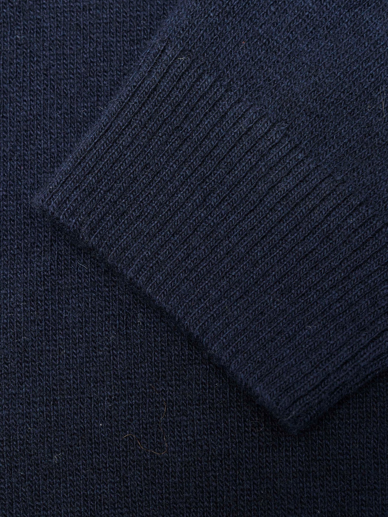 Pull en maille marine en laine bio - basic o-neck knit total eclipse