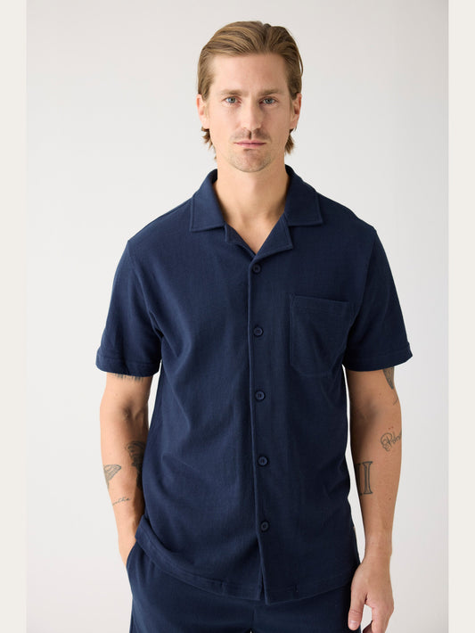 Chemise éponge en coton bio | bleu éBox fit short sleeve bouclé shirt night sky"
