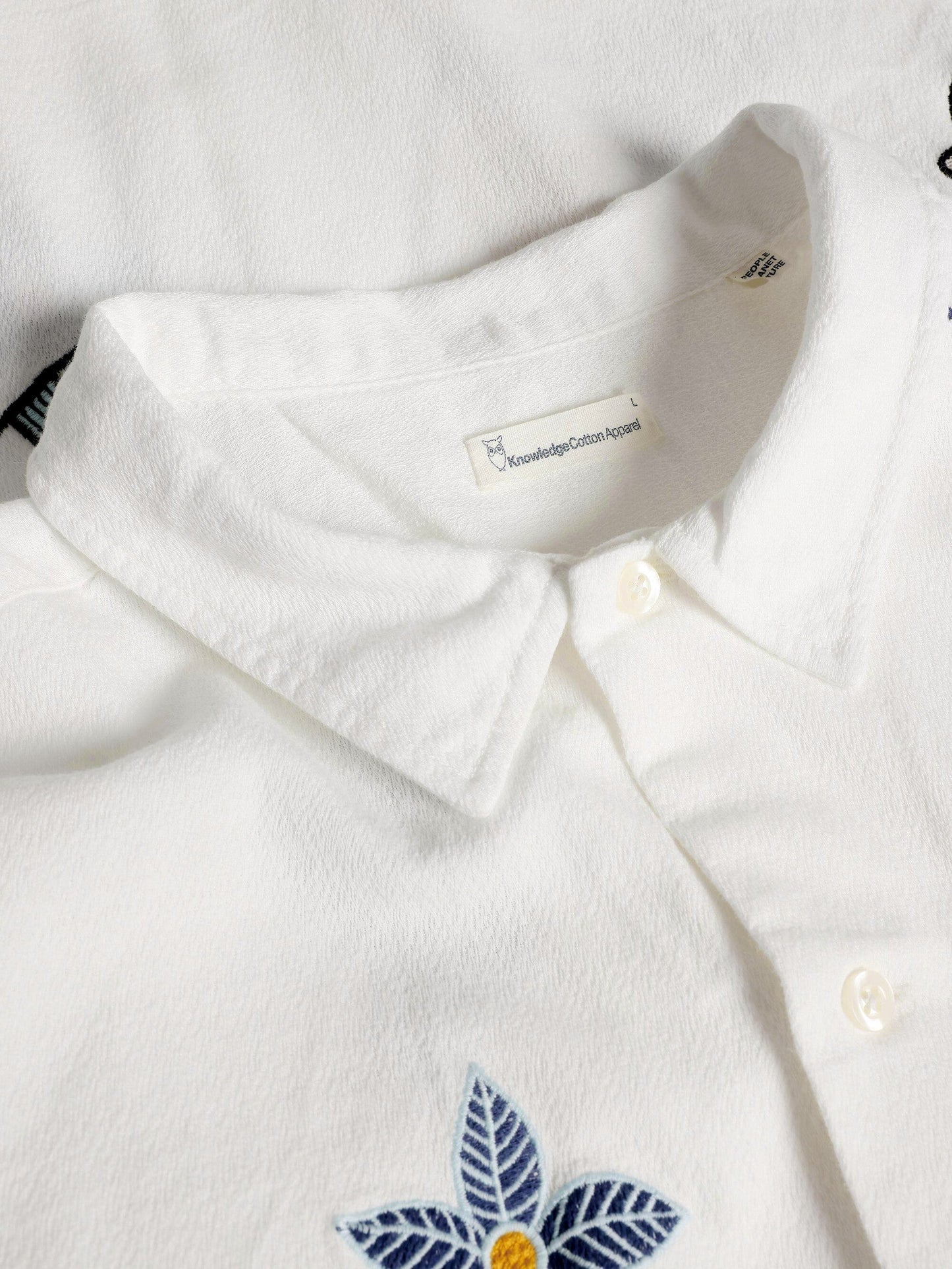 Chemise en coton biologique | blanc "box fit short sleeve shirt with embroidery - gots/vegan - 1387 egret"