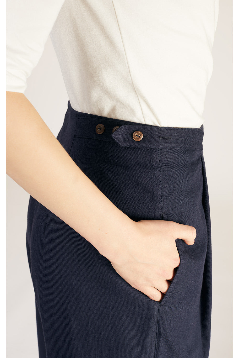Pantalon cigarette marine en coton bio - ensley