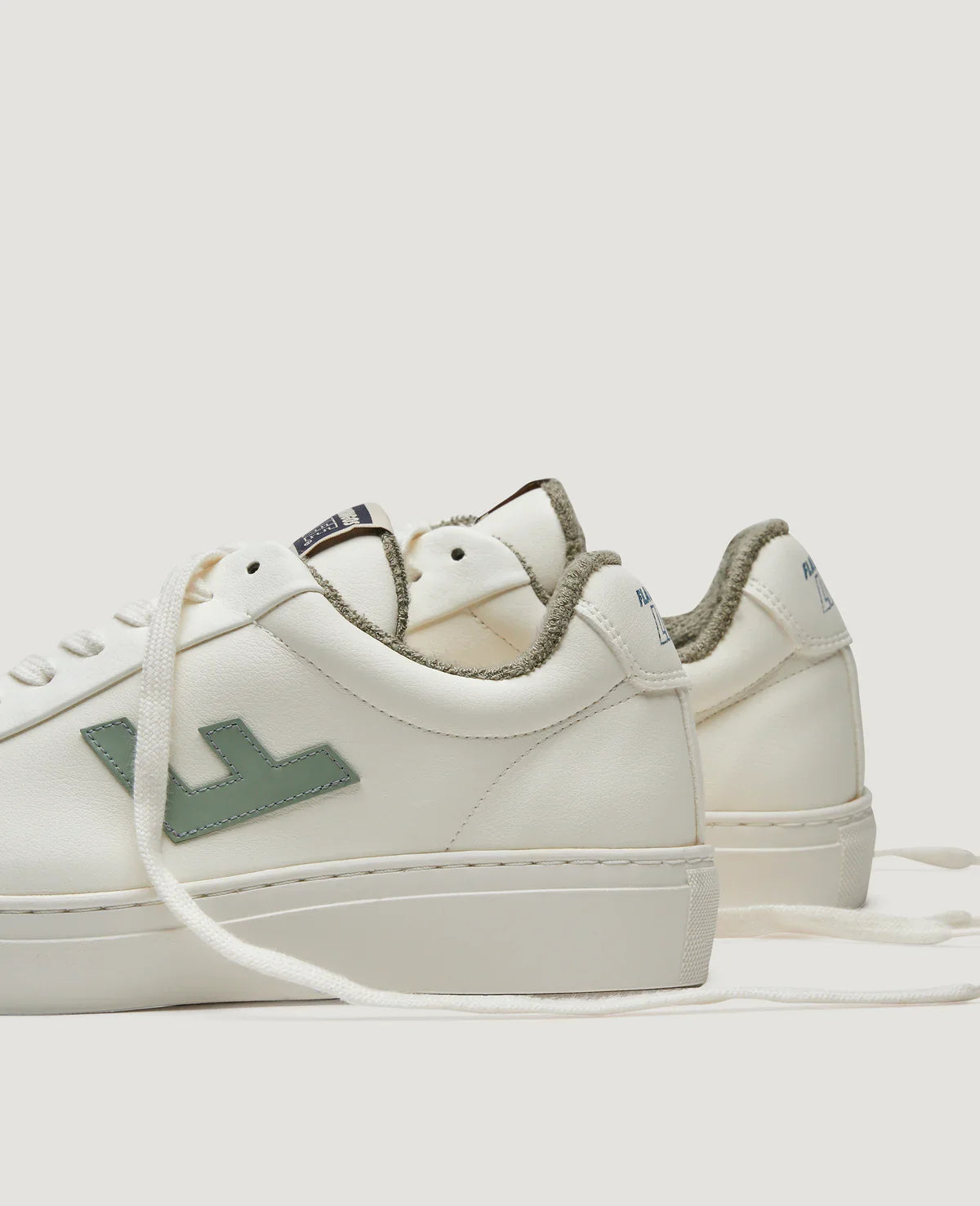 Baskets vegan en recyclé | écru et vert "classic 70s pearl laurel"