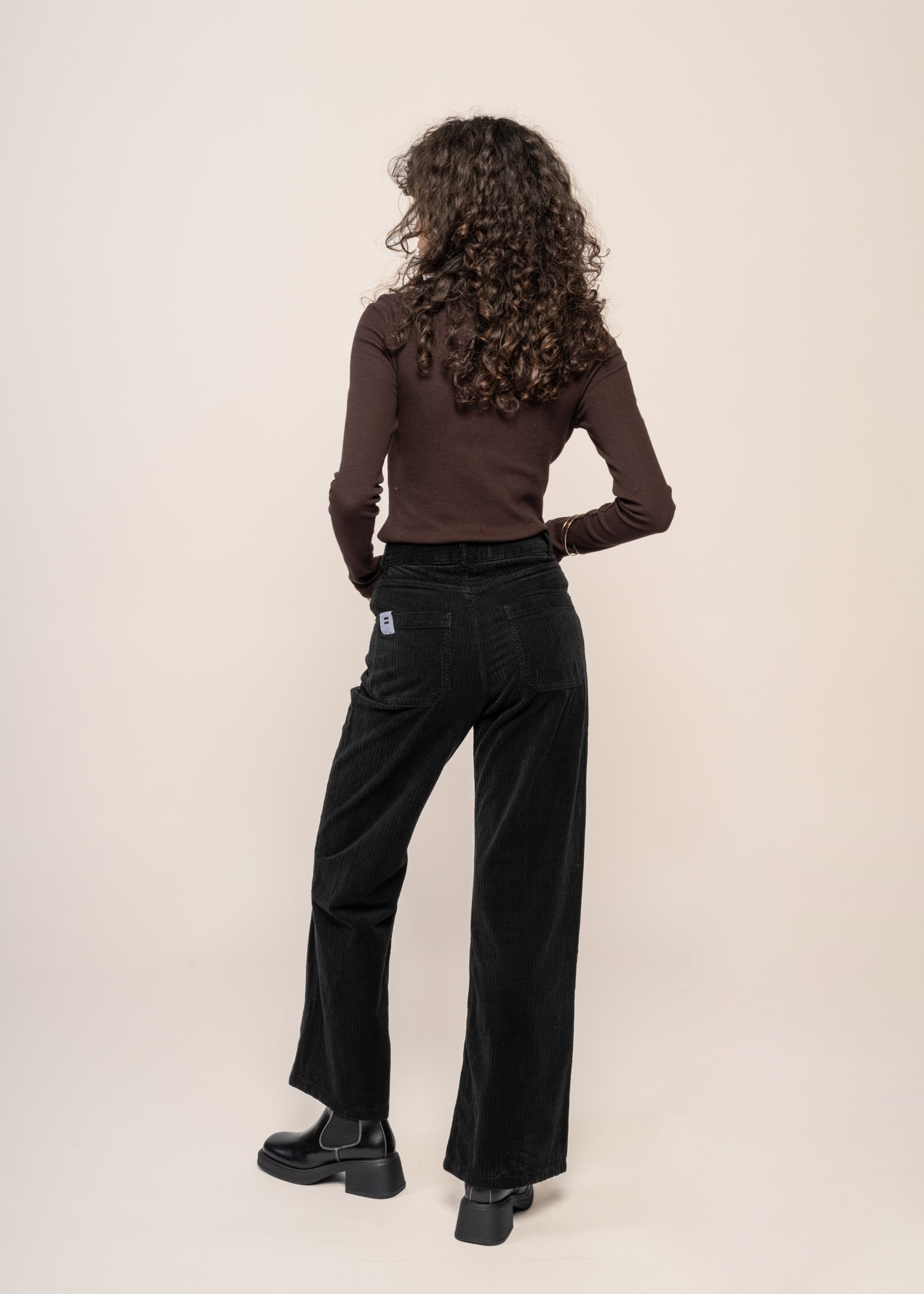 Pantalon flare velours en coton bio | noir "calgary"