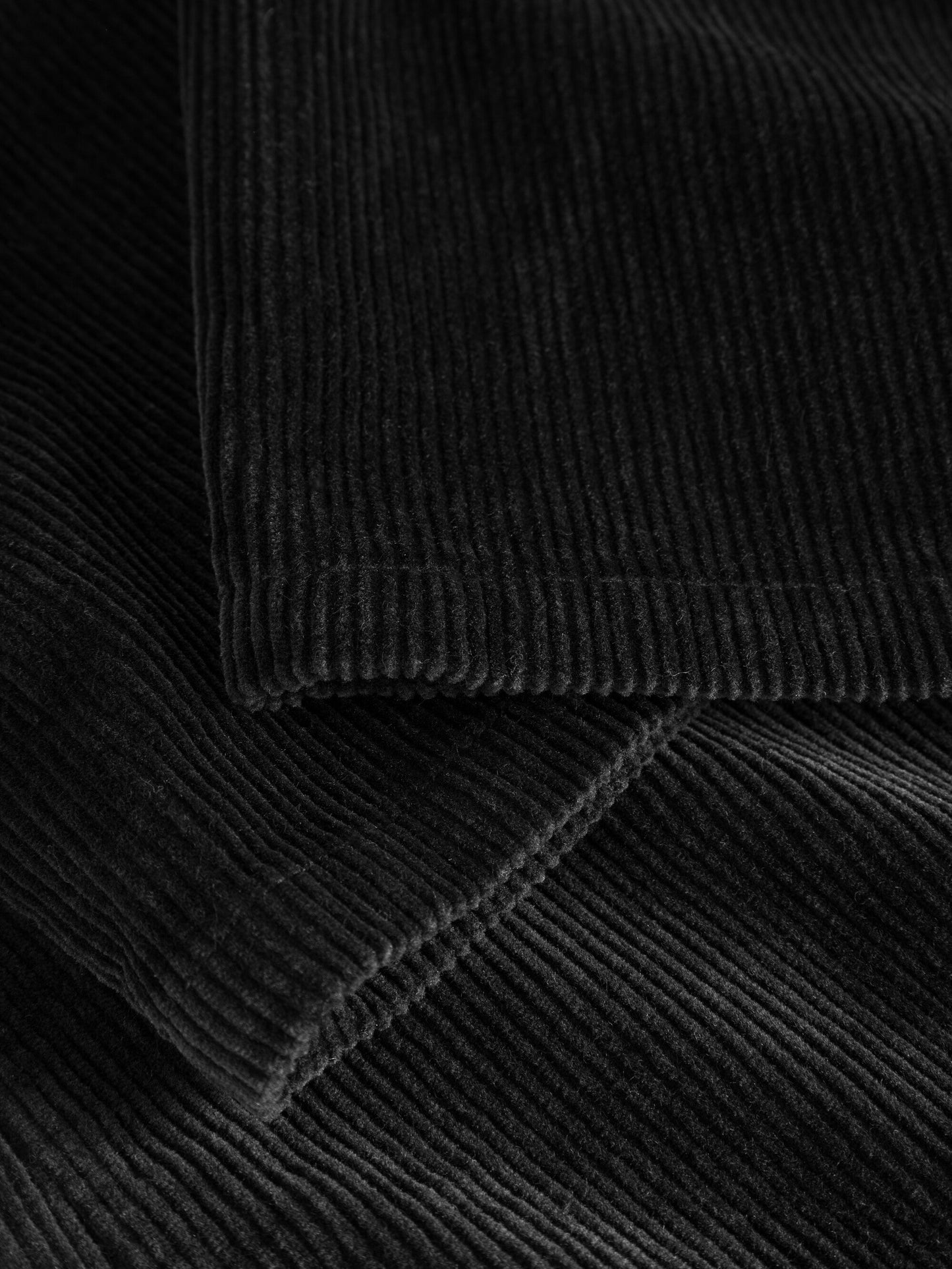 Pantalon droit en velours de coton bio | noir "chuck regular 8 wales corduroy chino pants black jet"