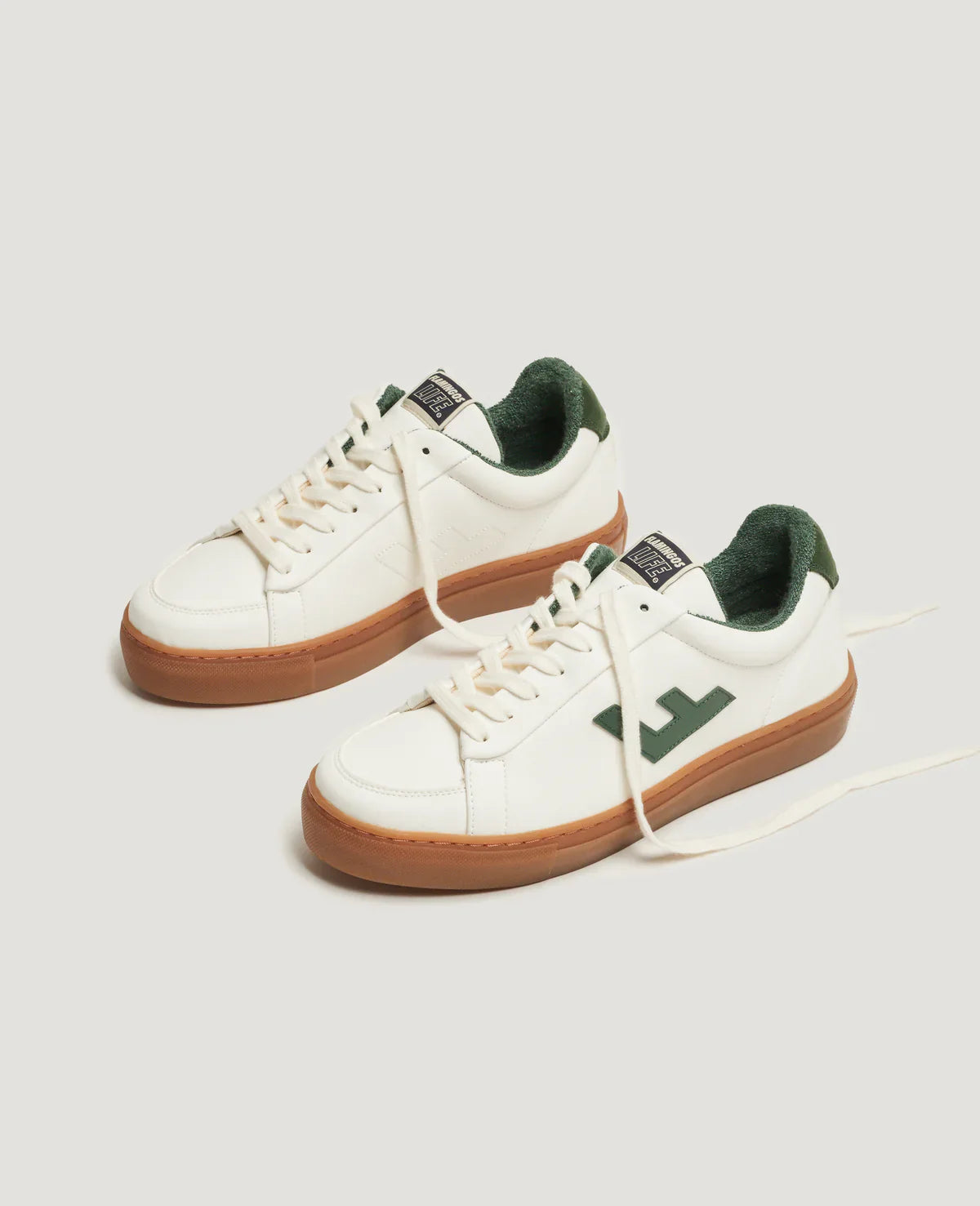 Baskets vegan en recyclé - classic 70s white forest caramel