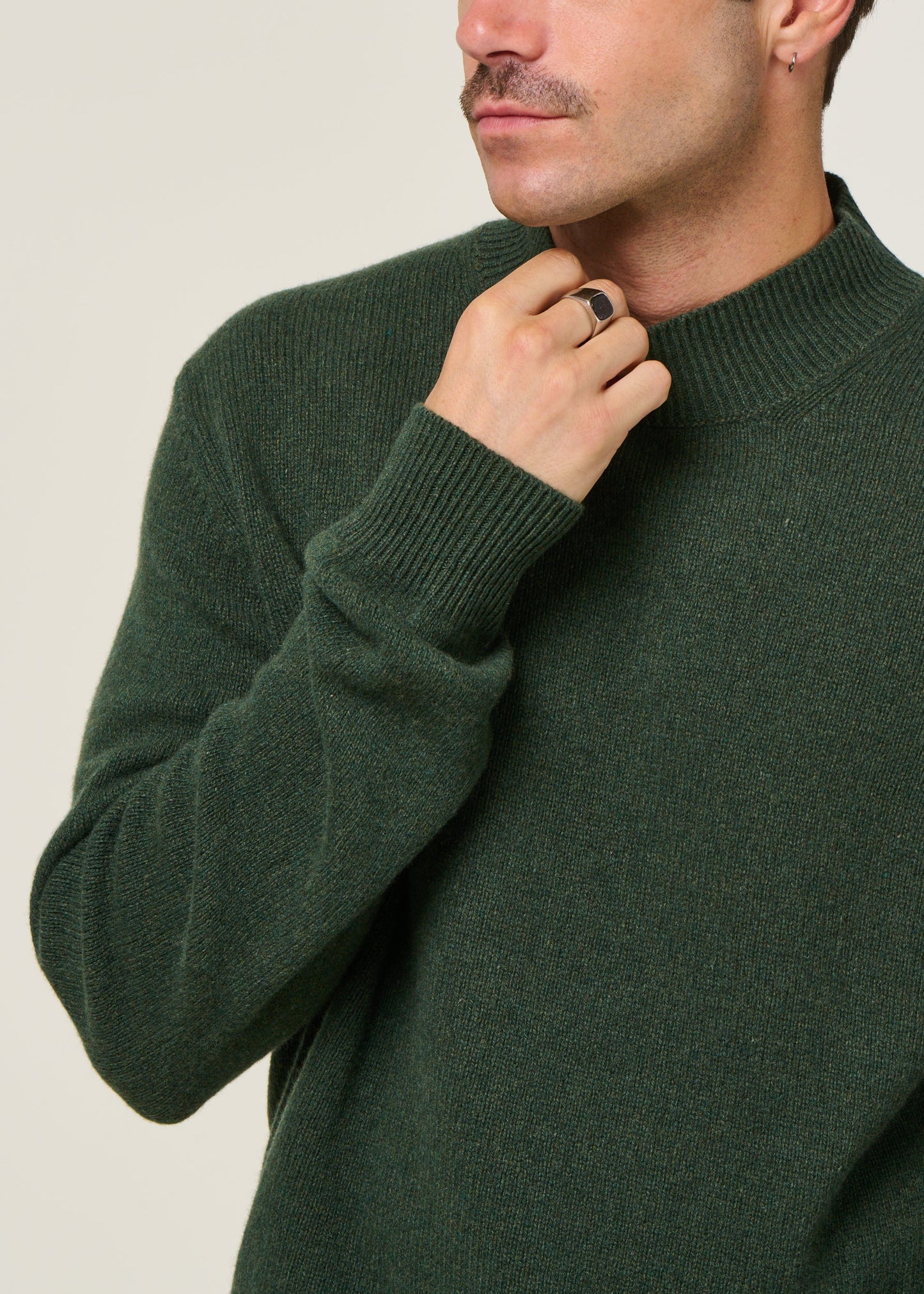 Pull en cachemire recyclé | vert "clemente - verde muschio"