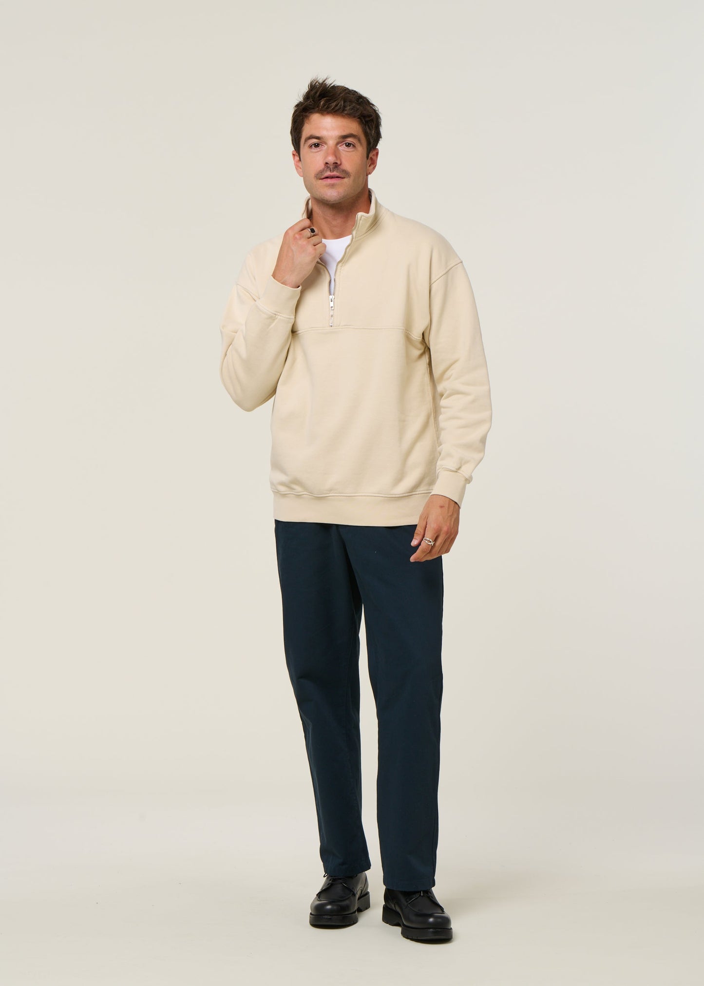 Sweat camionneur col zippé mixte en coton bio | écru "ivory white"