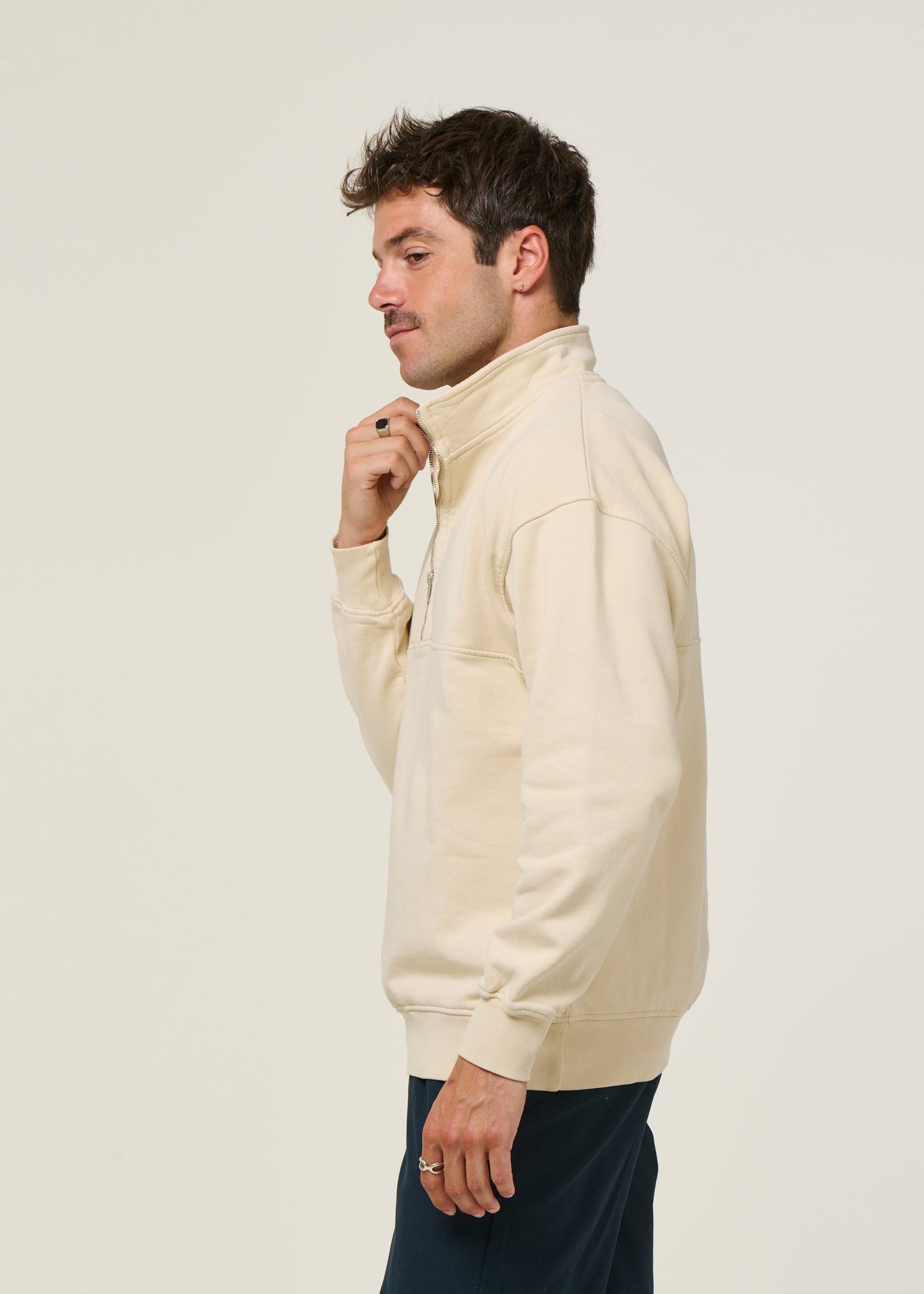 Sweat camionneur col zippé mixte en coton bio | écru "ivory white"