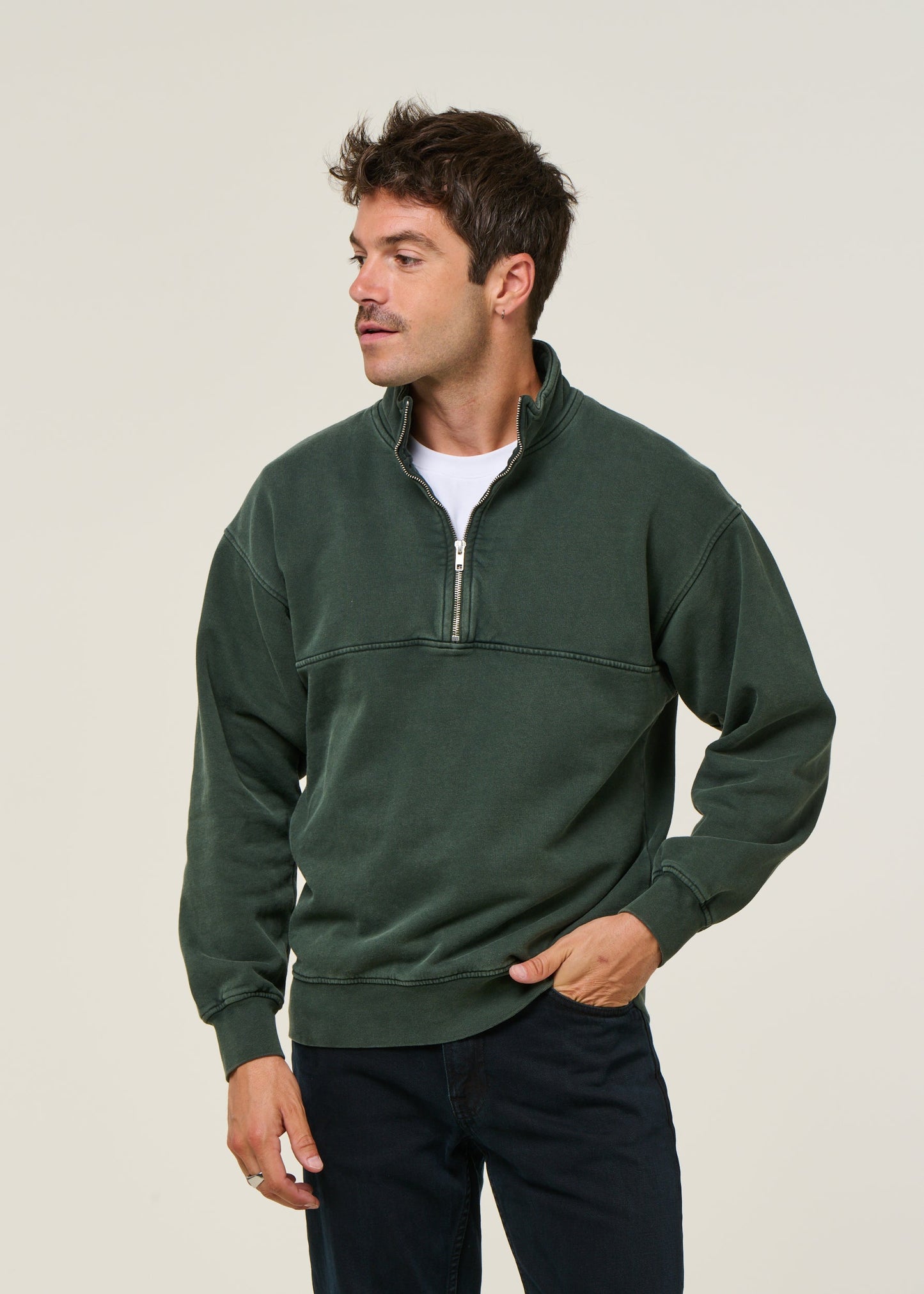 Sweat col zippé en coton biologique | vert "organic quarter zip - midnight forest"
