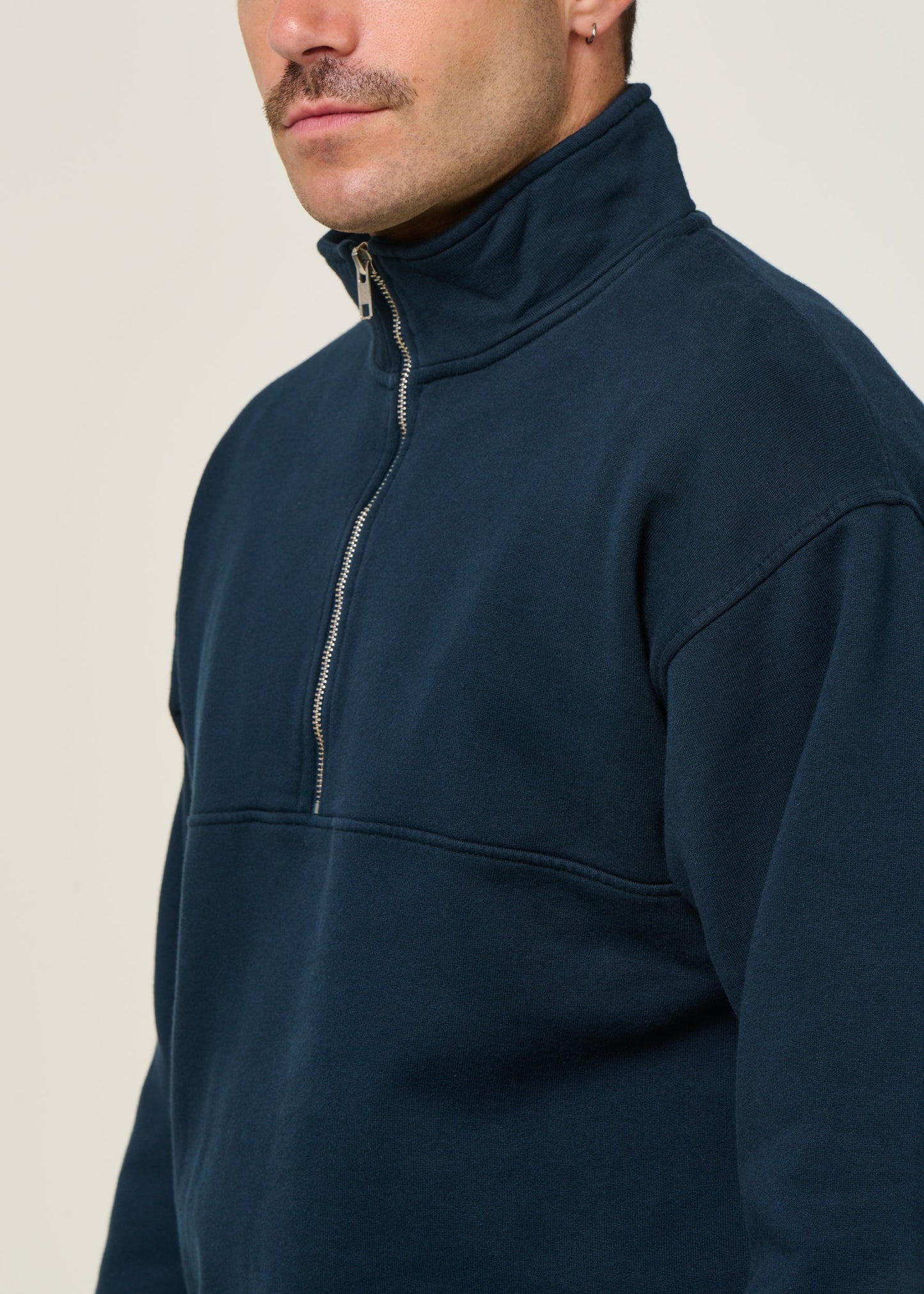 Sweat camionneur col zippé en coton bio | marine "Quarter Zip navy blue"
