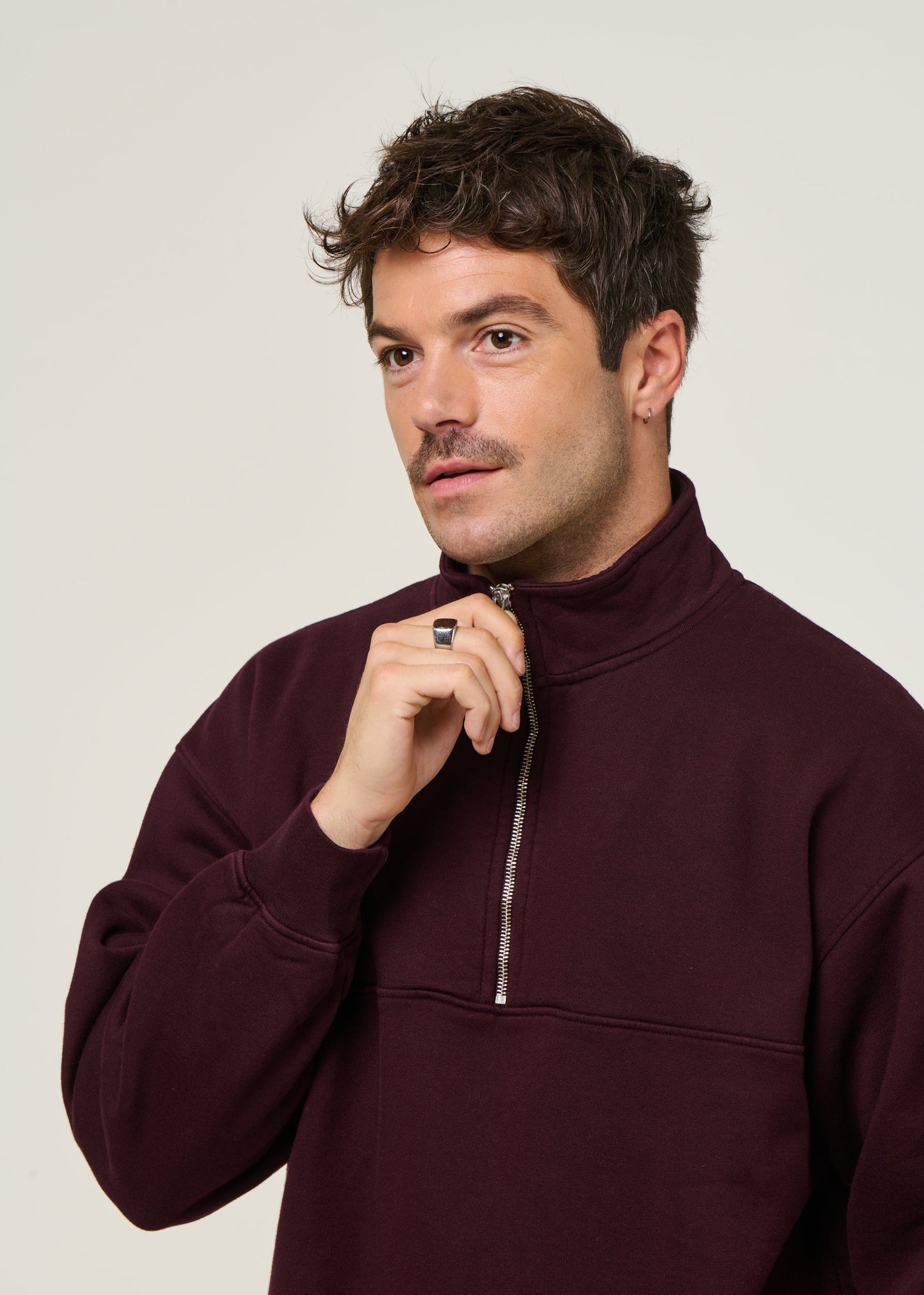 Sweat camionneur col zippé en coton bio | bordeaux "quarter zip oxblood red"