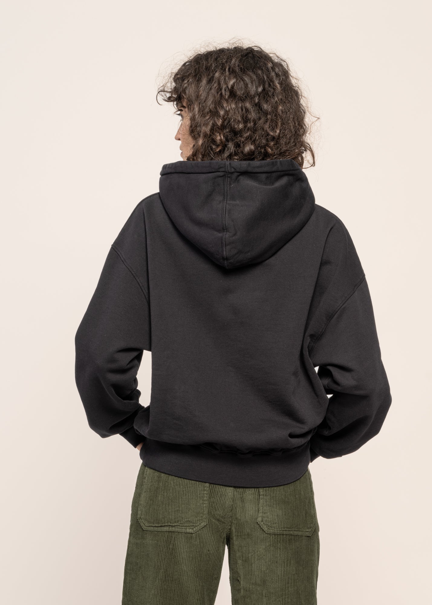 Sweat à capuche oversize en coton bio | Noir "deep black"