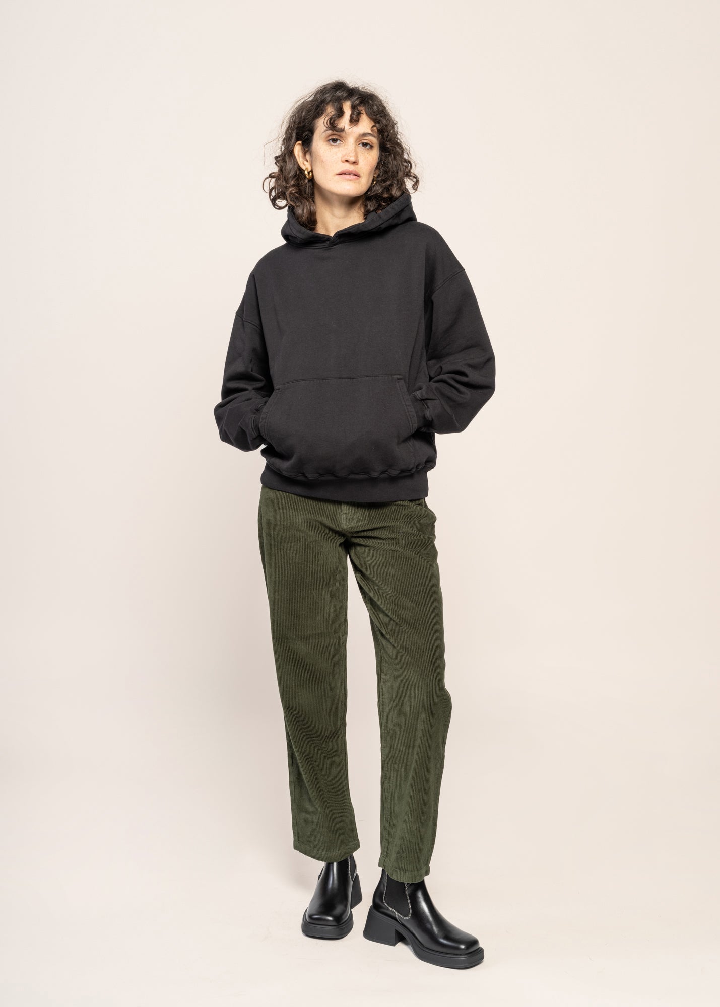 Sweat à capuche oversize en coton bio | Noir "deep black"