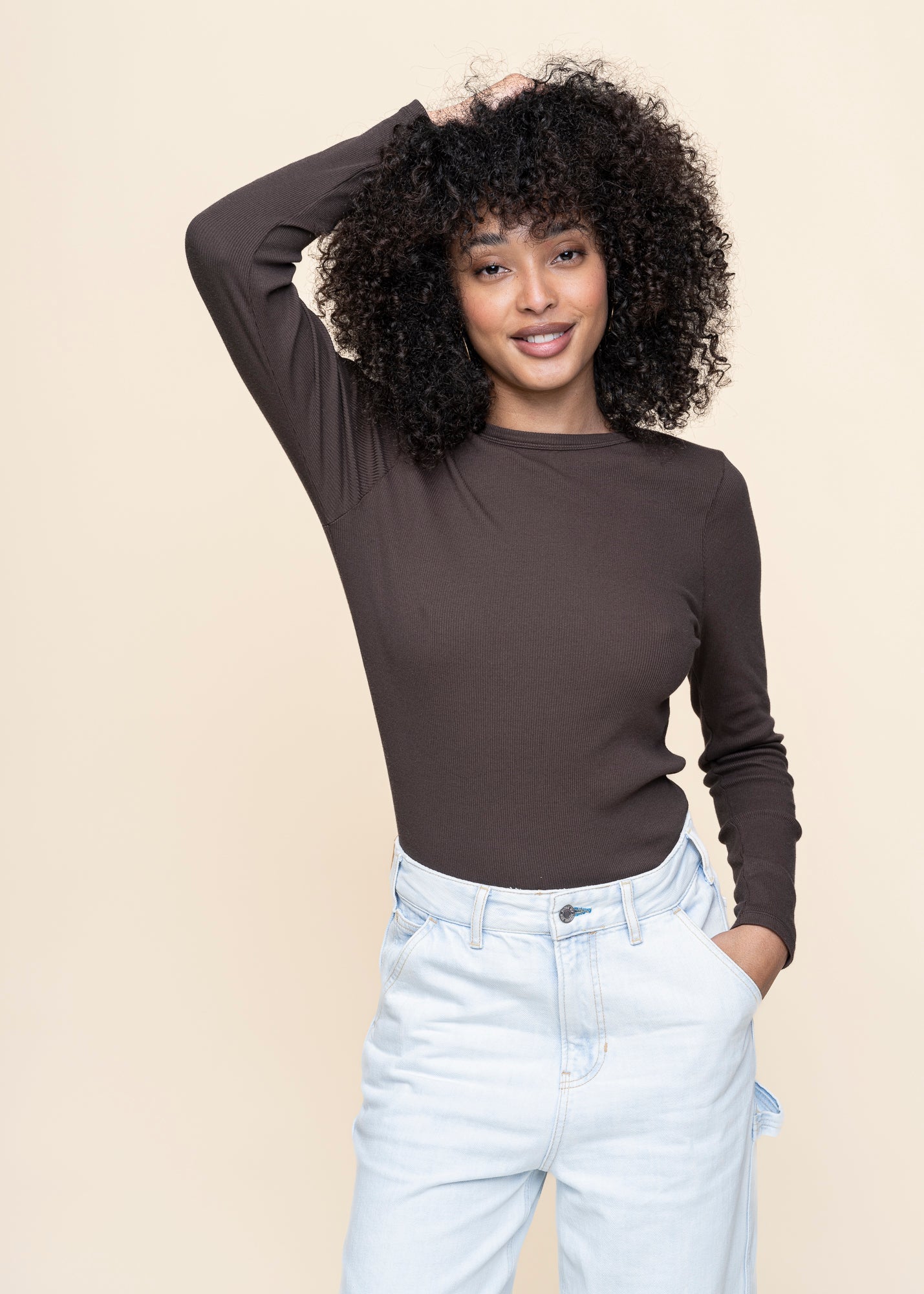 T-shirt manches longues côtelé en coton bio | noir "coffee brown"