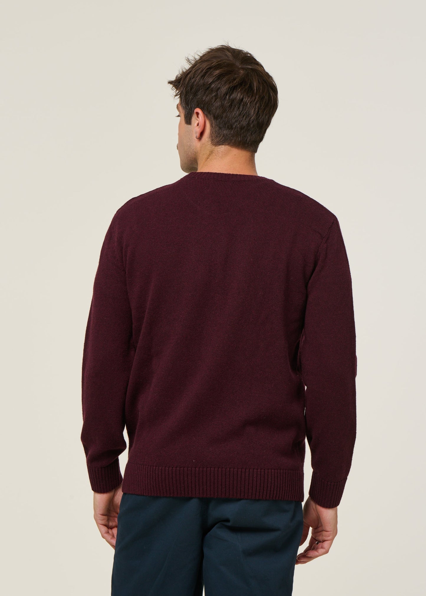Pull col rond bordeaux en laine mérinos recyclée - oxblood red
