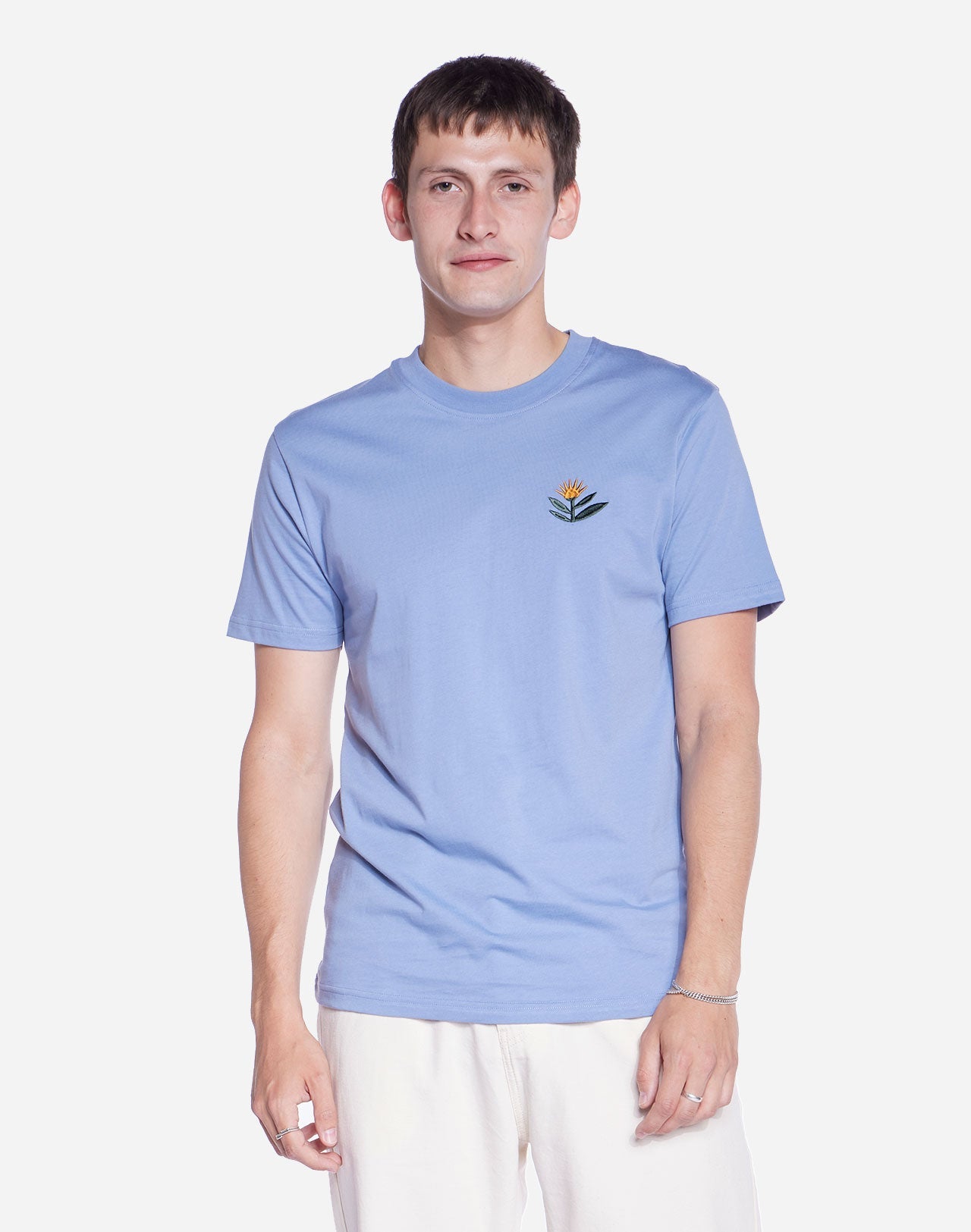 T-shirt brodé et sérigraphié en coton bio | bleu "cultivating azure"