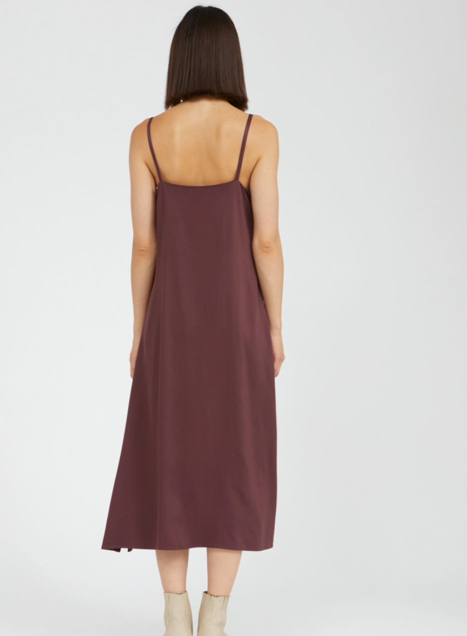 Robe midi aubergine à fines bretelles en Lenzing Ecovero - Gaelaa