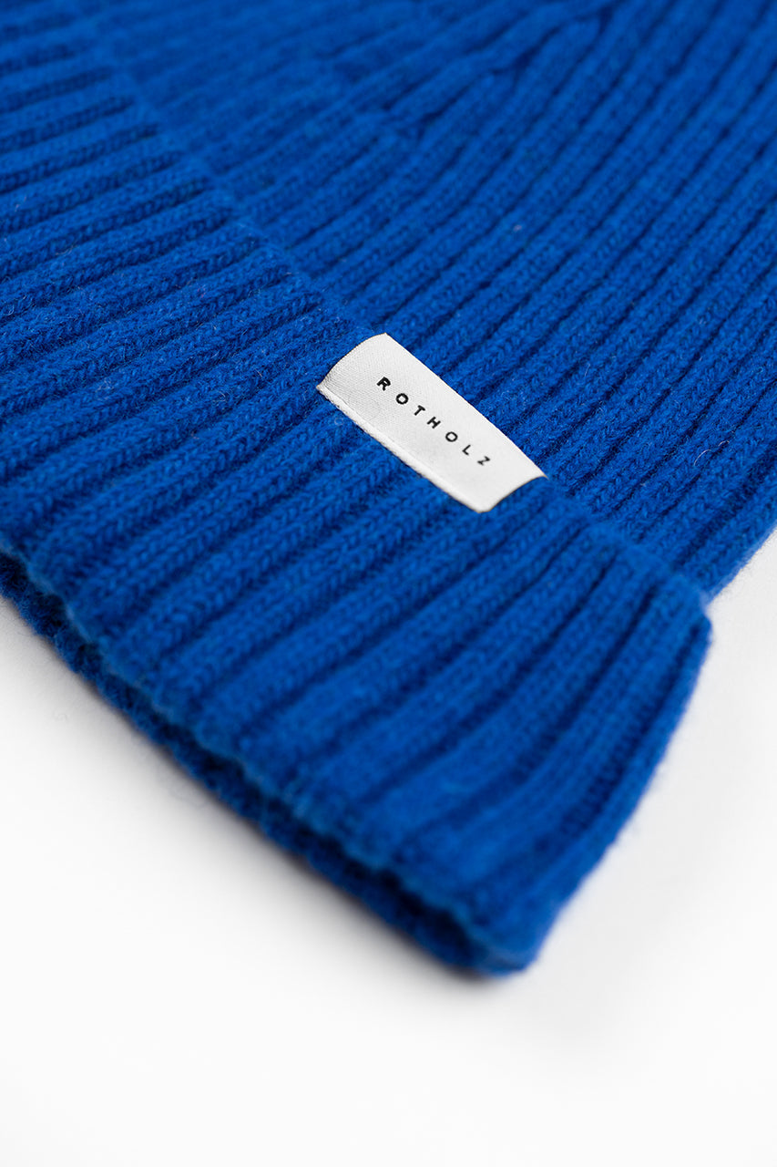 Bonnet en laine et matière recyclée | Bleu roi "classic ribbed beanie cobalt blue"