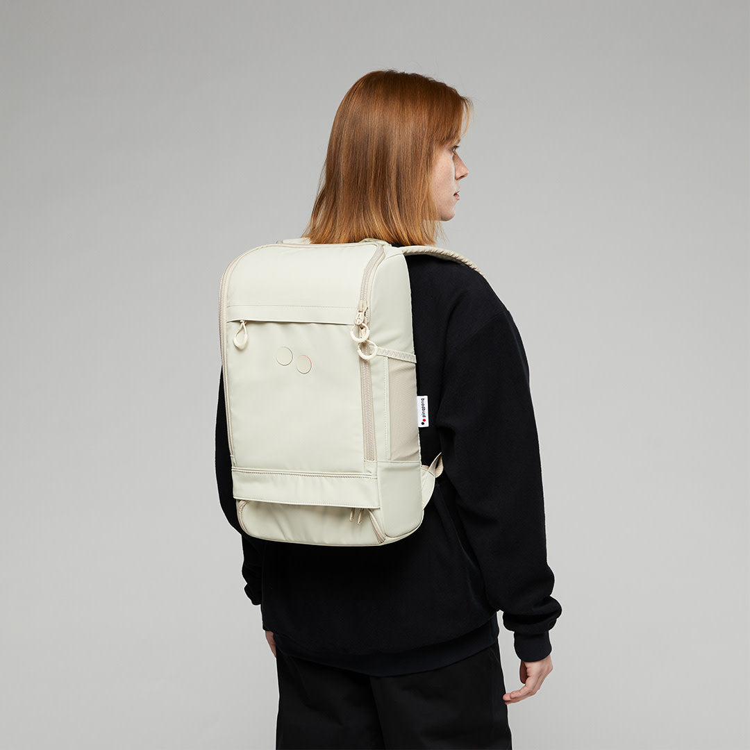 Sac à dos beige en plastique recyclé - Cubik Medium Chalke beige