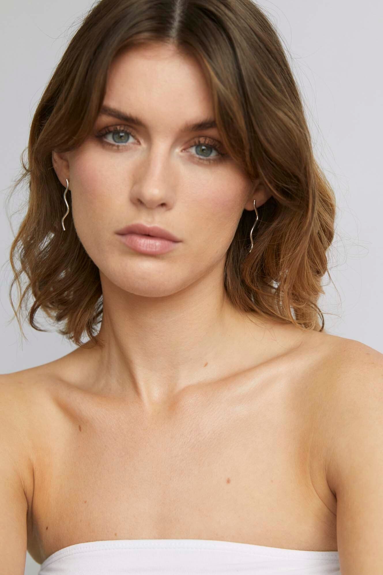 Boucles d'oreilles en argent recyclé - Curvy Drop Studs