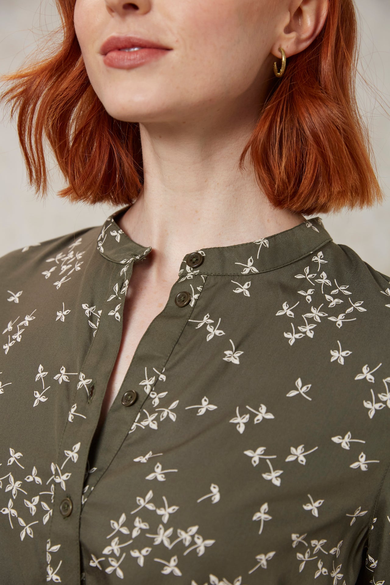 Blouse kaki à motifs en tencel - carlotta leaf blouse khaki