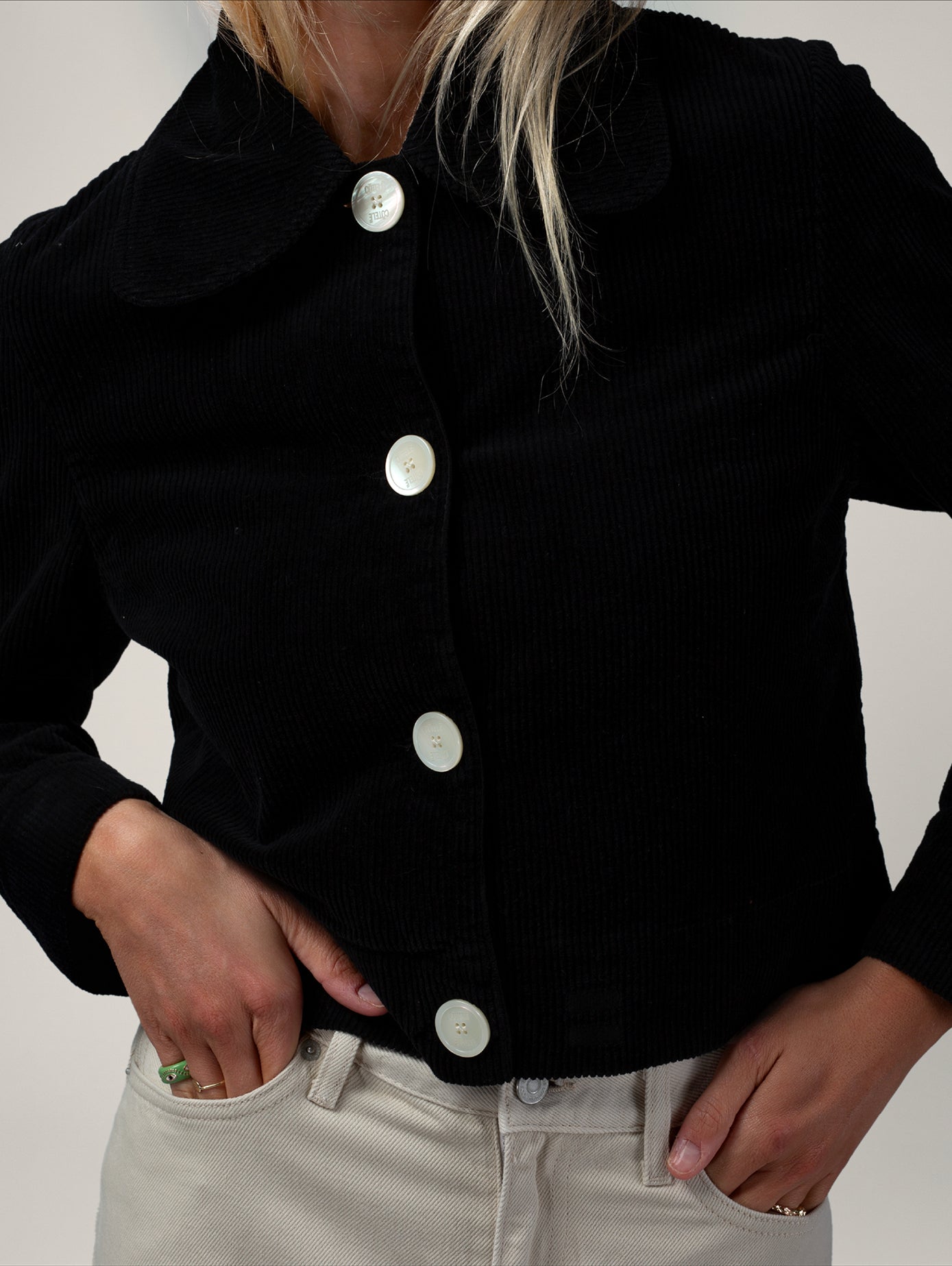 Veste en velours de coton bio | noir "daisy - noire"
