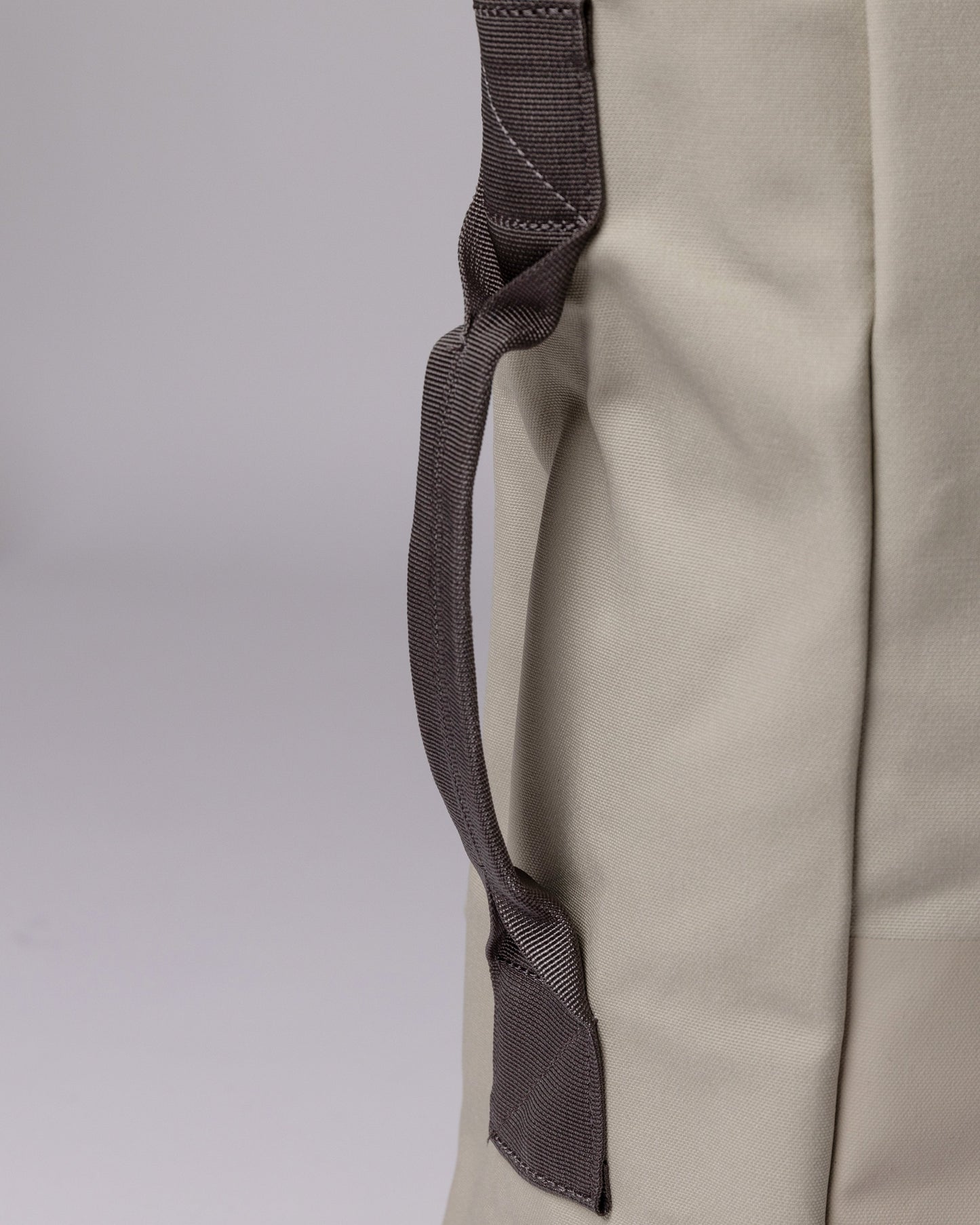Sac à dos rolltop en matière recyclée | Beige "dante vegan pale birch"