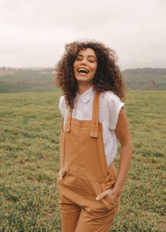 Salopette en coton bio | Camel "stand up cropped overalls camel"