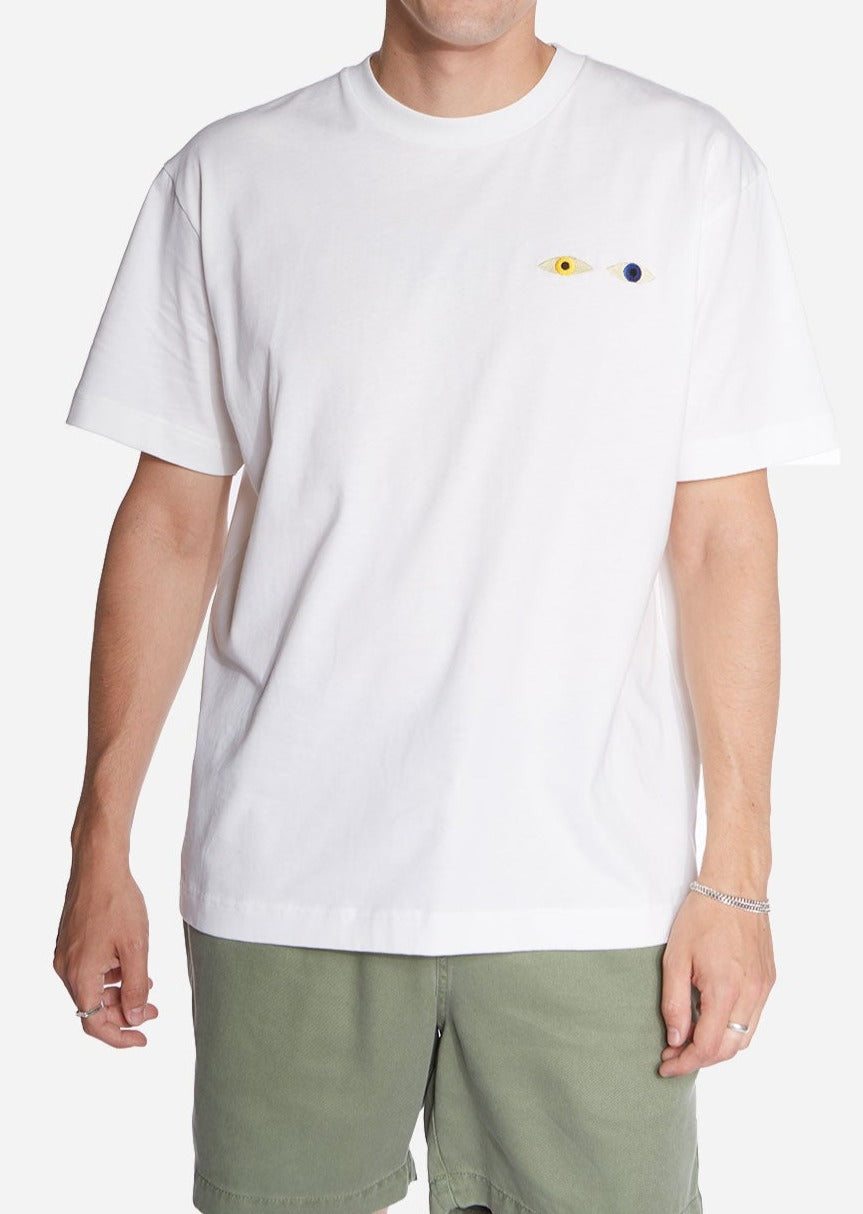 T-shirt brodé et sérigraphié en coton bio | blanc "different off-white"