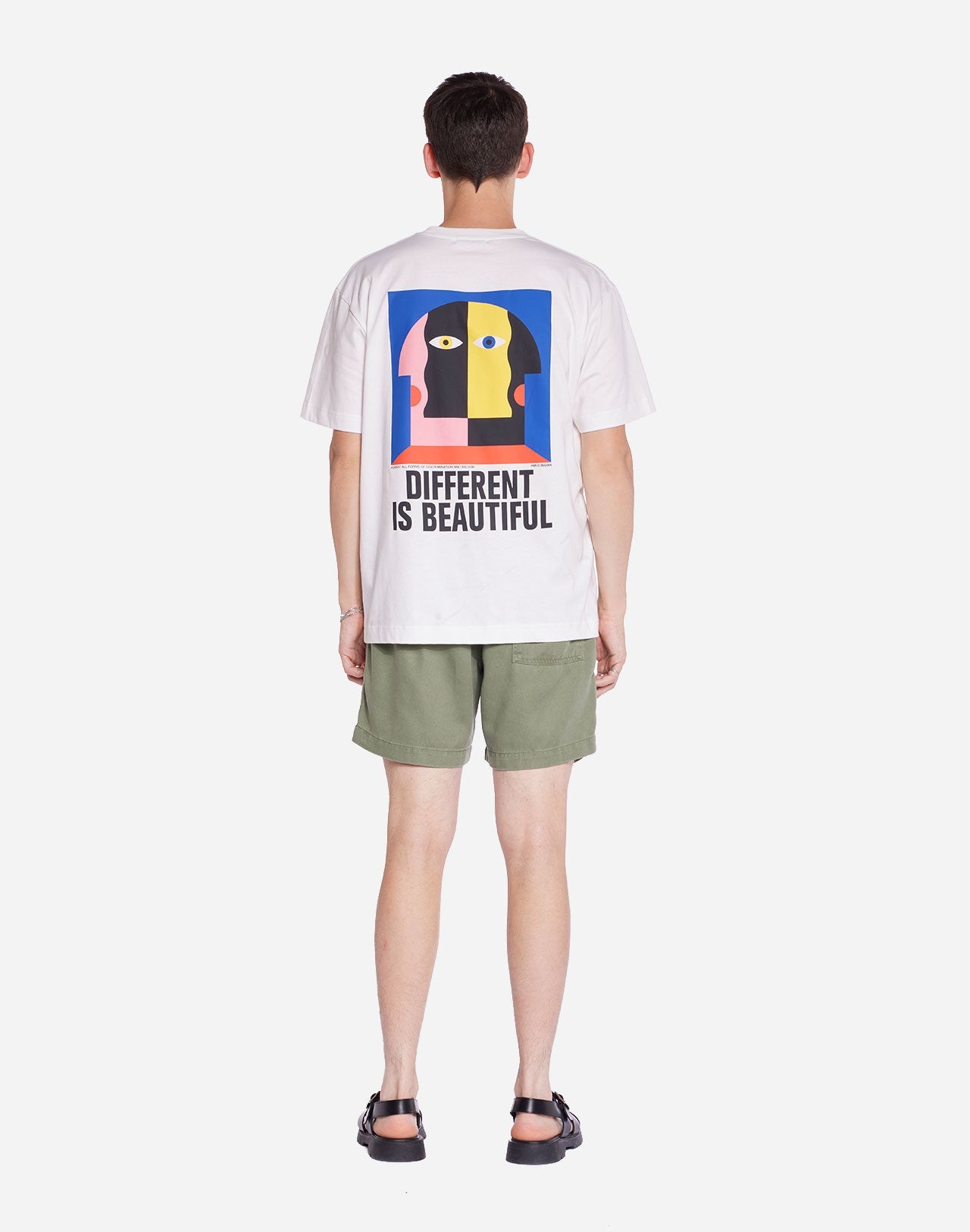 T-shirt brodé et sérigraphié en coton bio | blanc "different off-white"