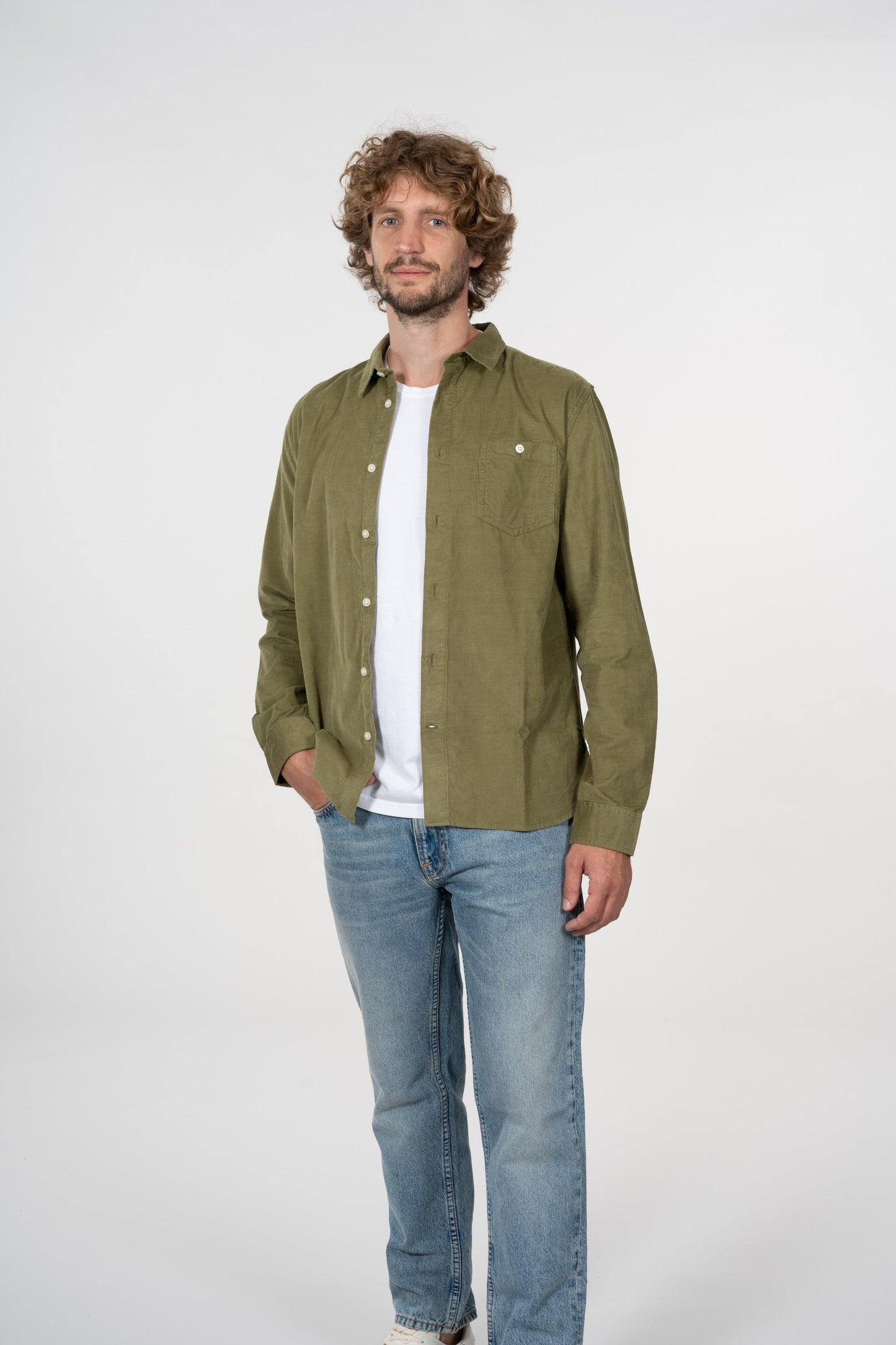 Chemise en velours fin verte en coton bio - ELDER Capulet Olive