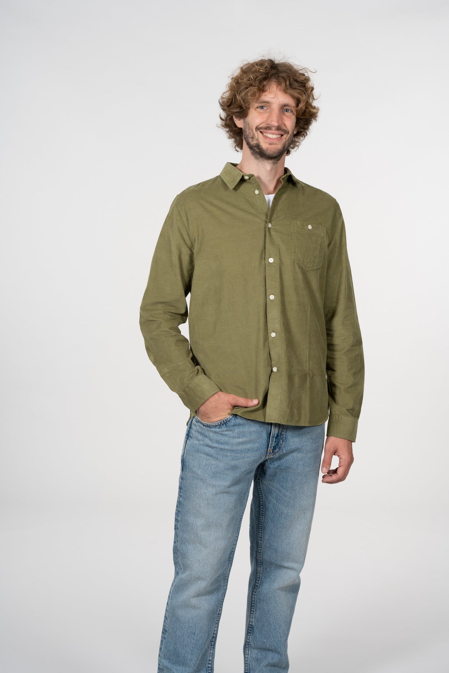 Chemise en velours fin verte en coton bio - ELDER Capulet Olive