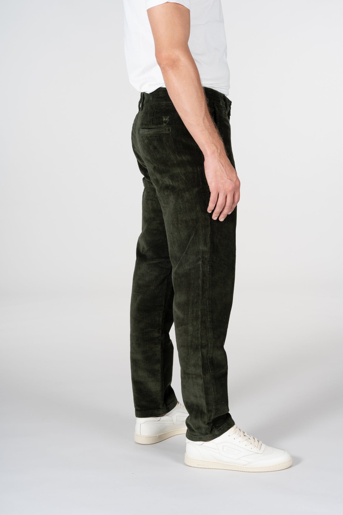 Pantalon chino droit en velours vert en coton bio - chuck forrest night