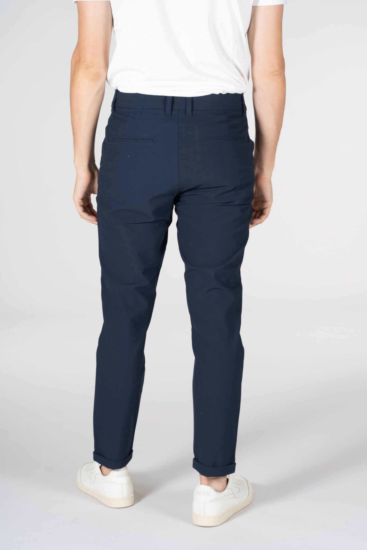 Chino droit bleu nuit en recyclé et ecovero - Joe Total Eclipse