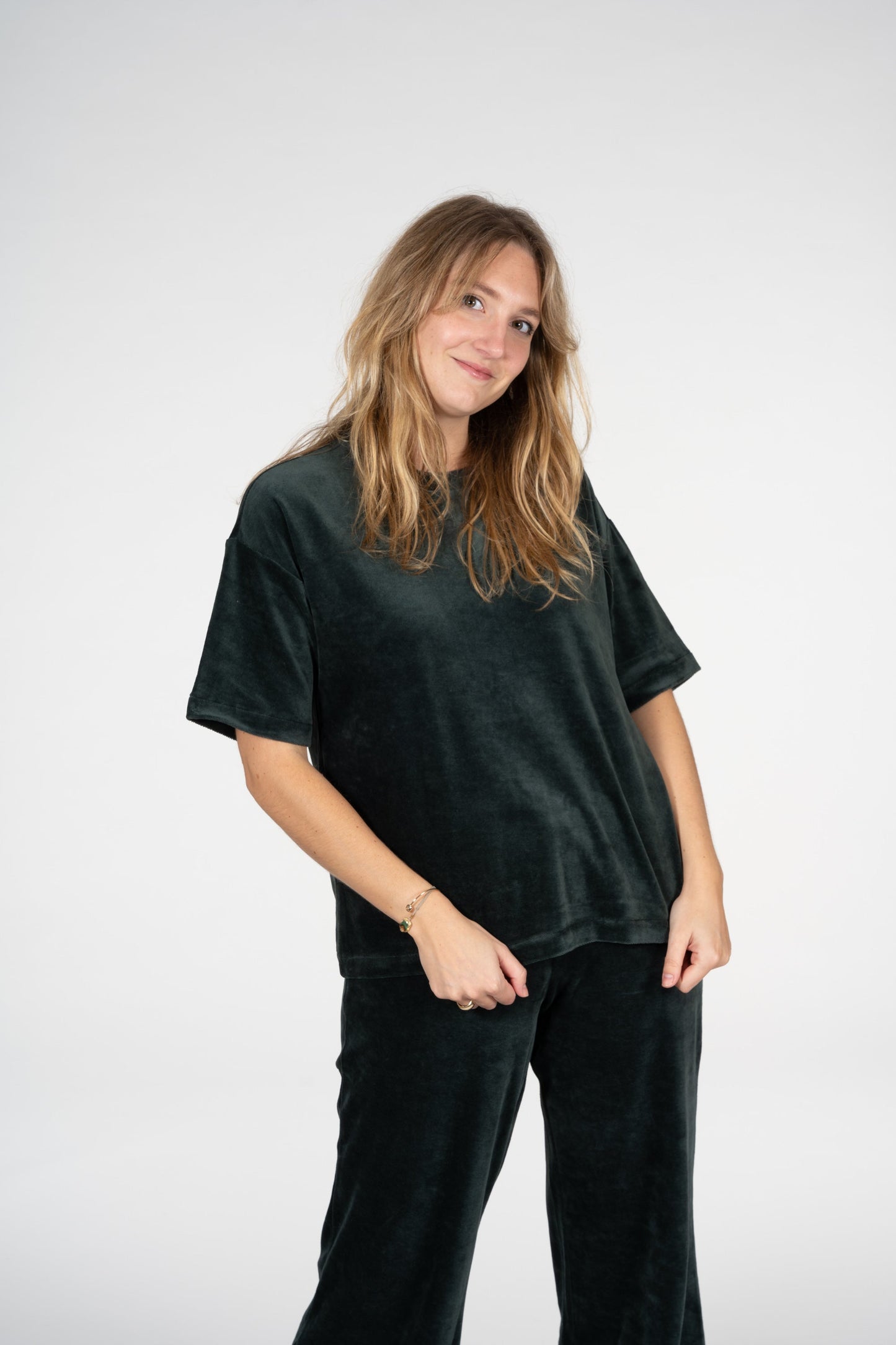 T-shirt ample velours vert foncé en coton bio - maarli vintage green