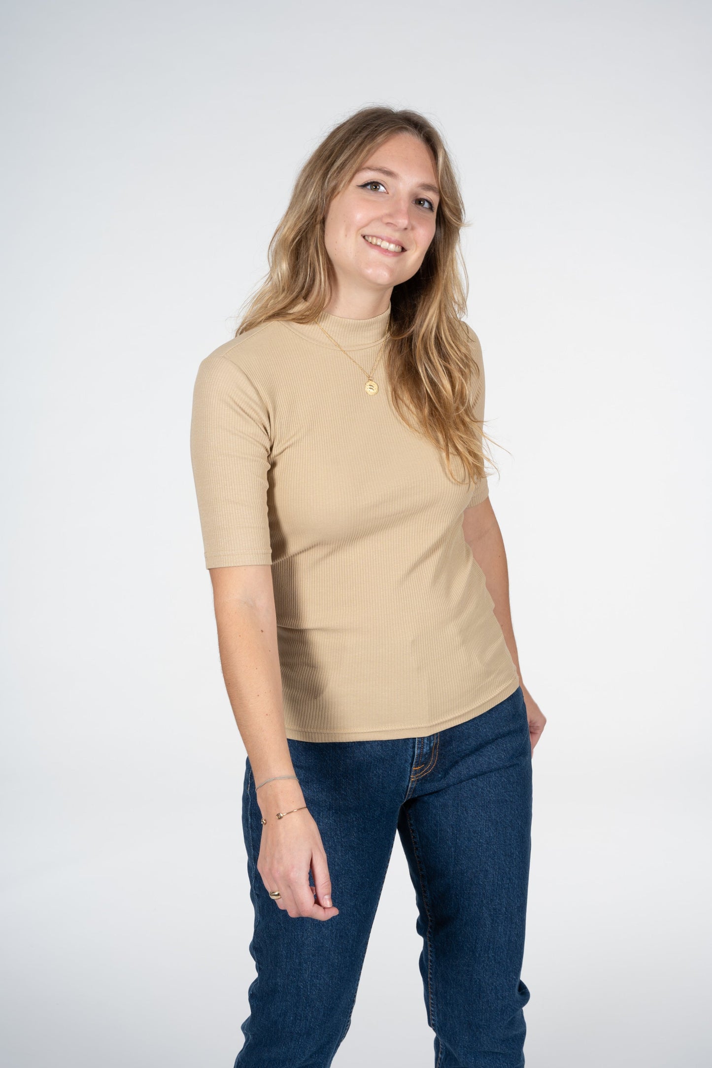 T-shirt col cheminée en coton bio | Beige "rib high neck short sleeved beige"